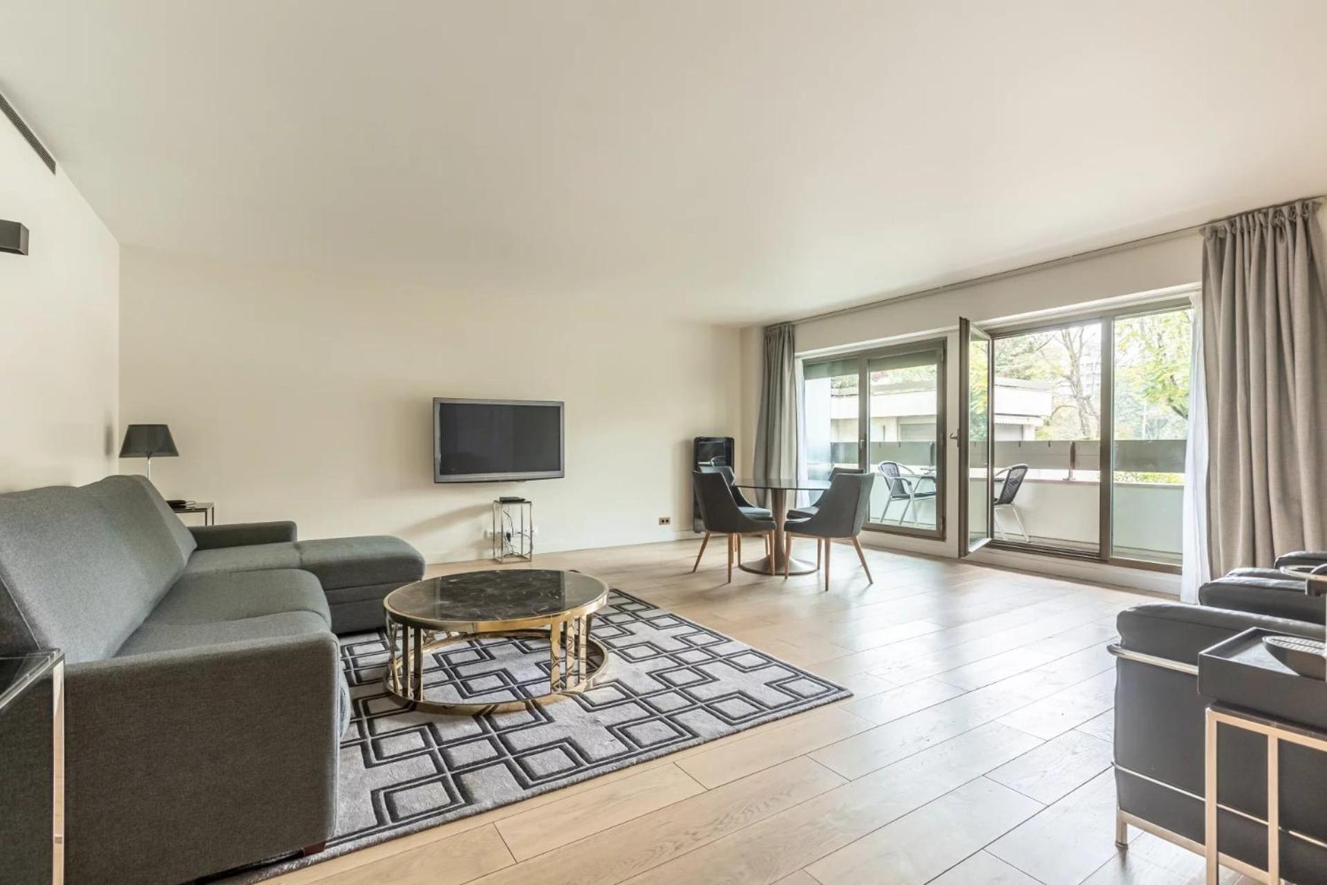 Foch Triomphe Apartment Paris