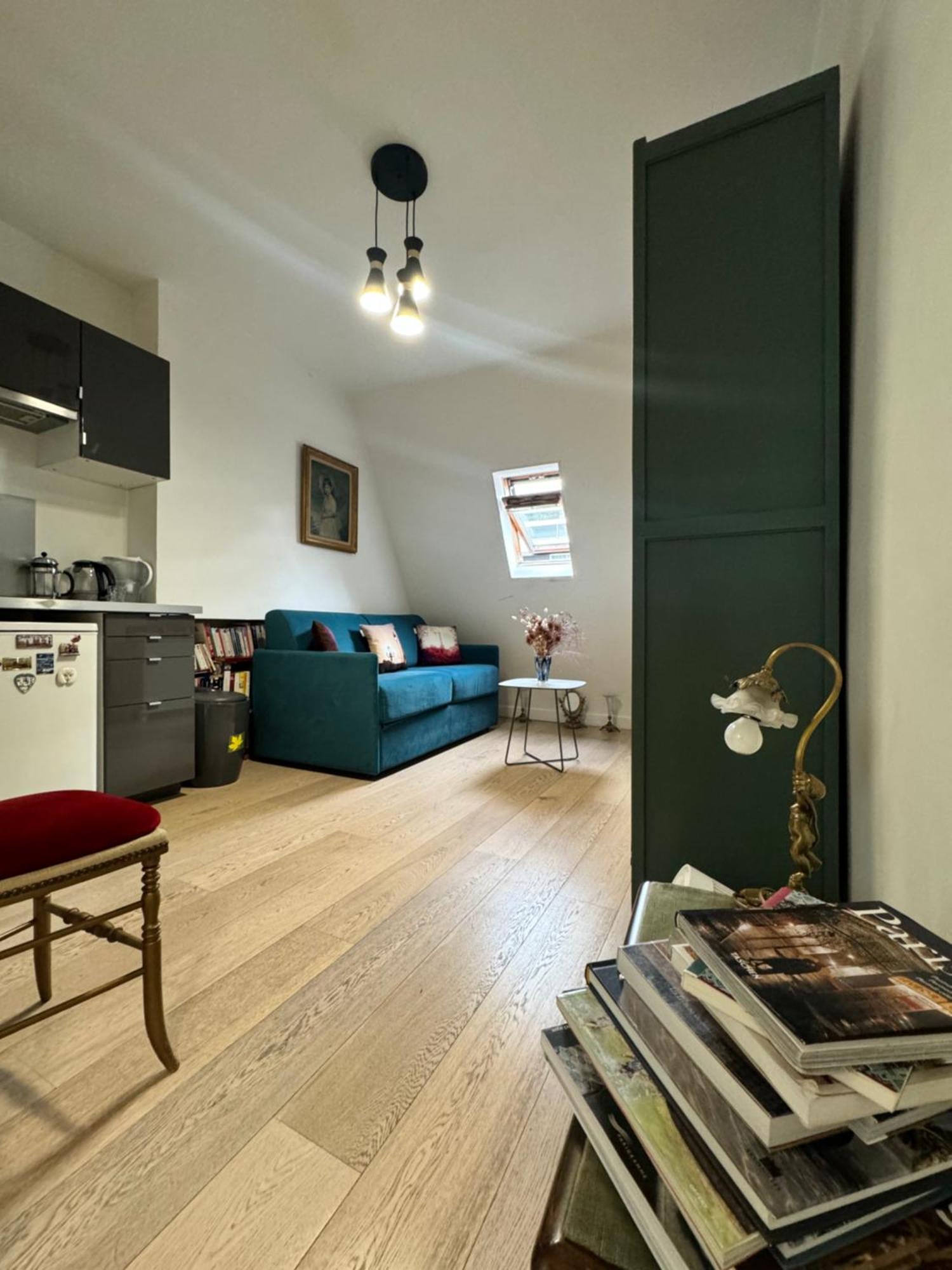 Cosy 5 Minutes Tour Eiffel Homestay