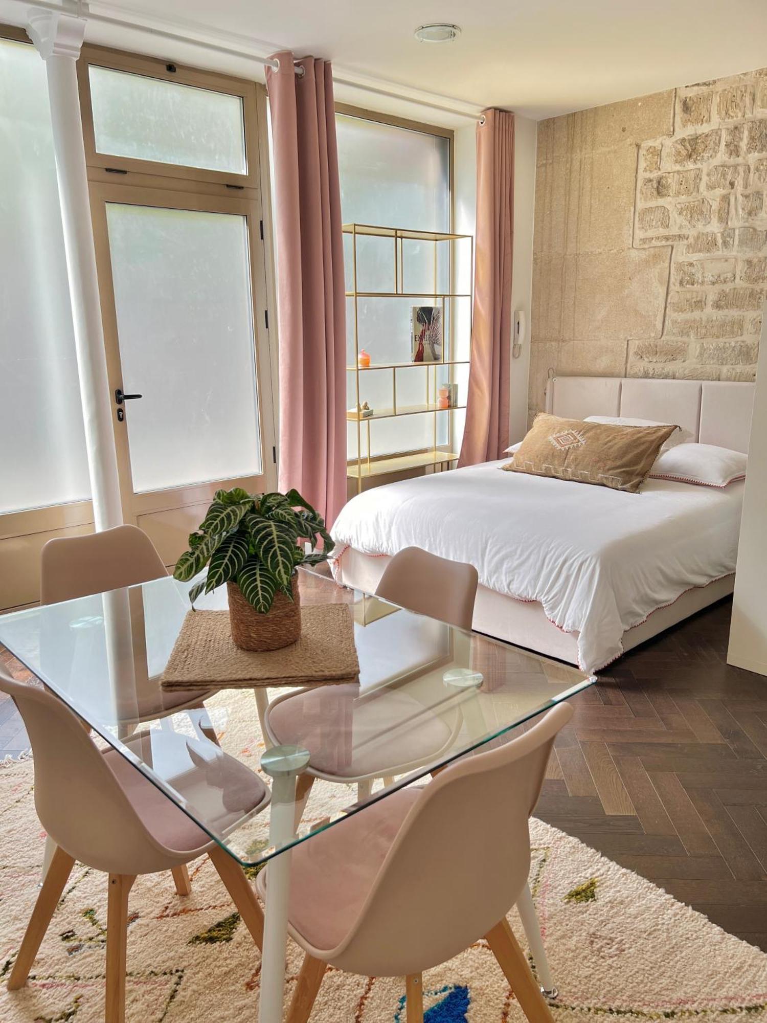 Apartment Canal St Martin Miss Dodu *