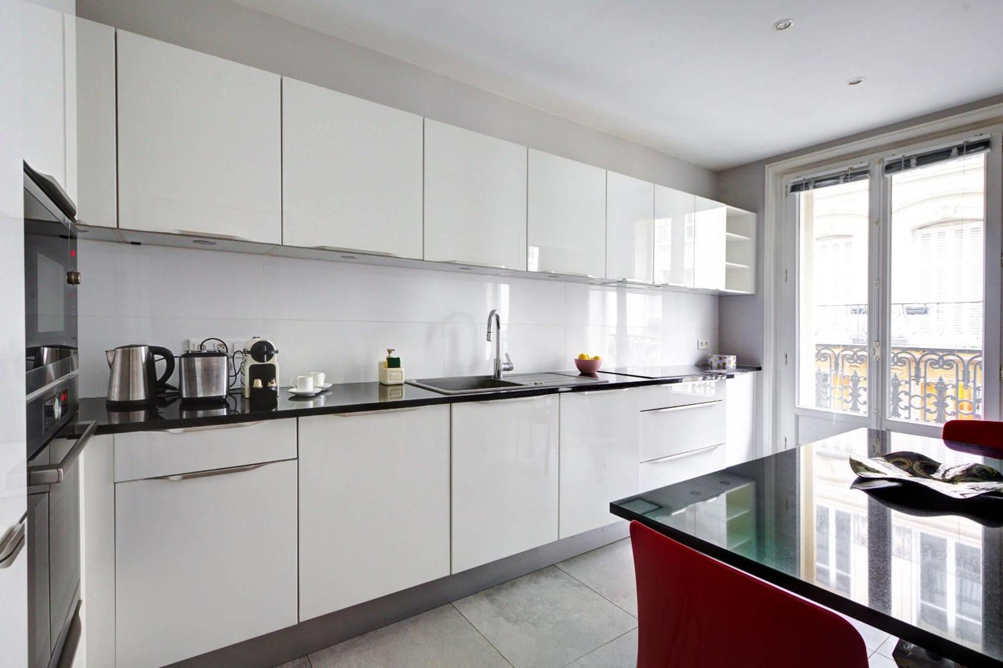 Appartement Arc De Triomphe & Theatre Marigny - 3br - Cityapartmentstay Paris