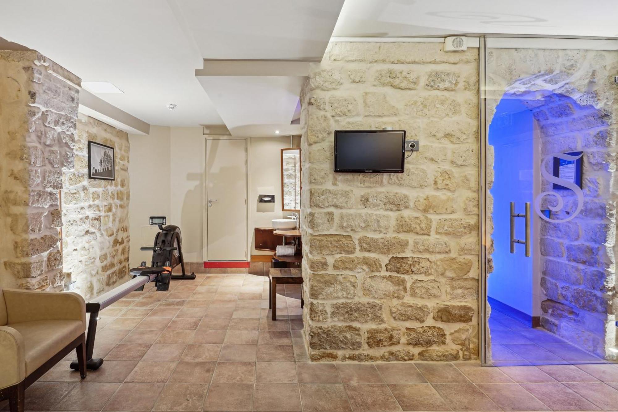 De Sevres Hotel