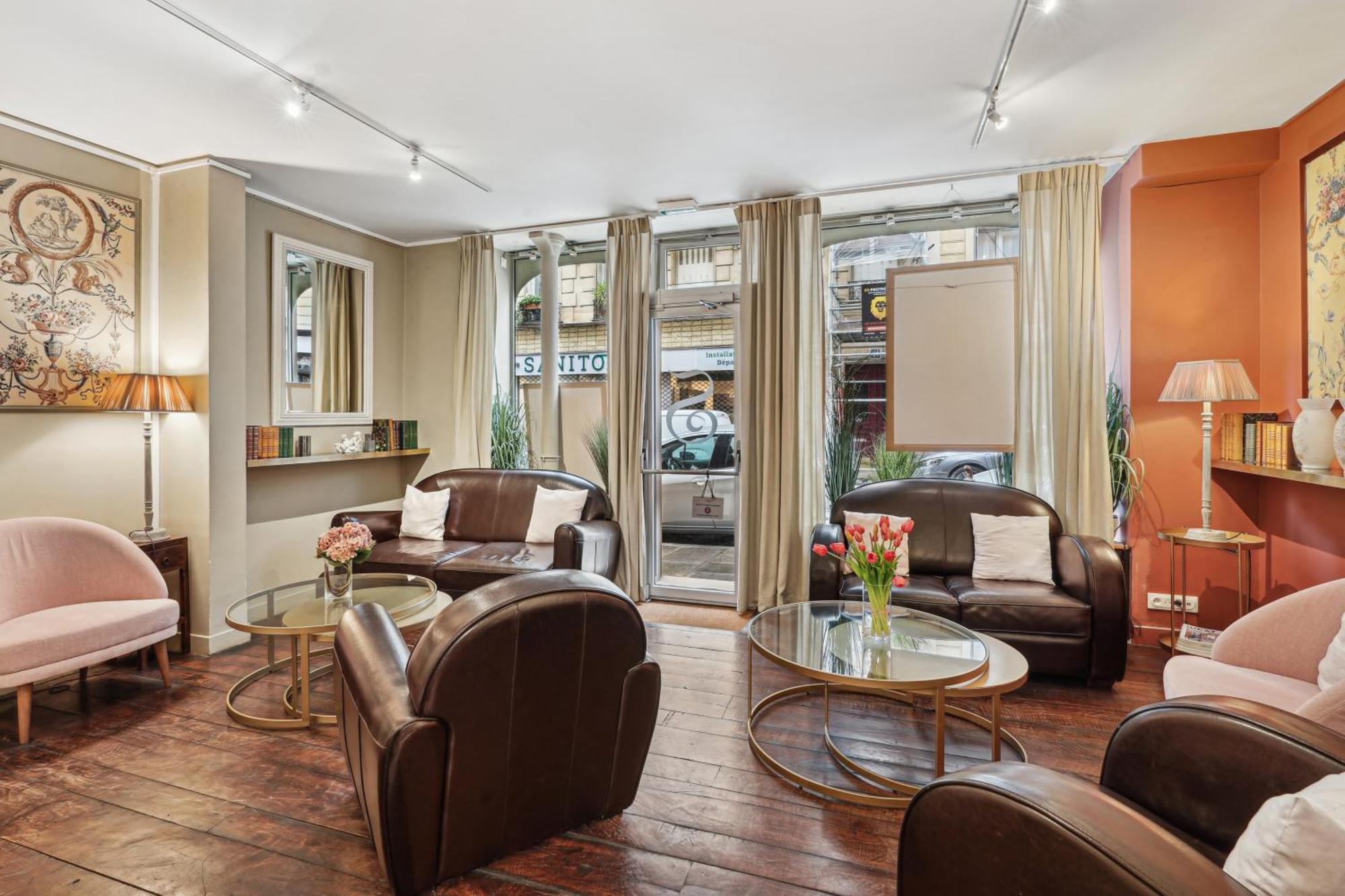 Hotel De Sevres 3*