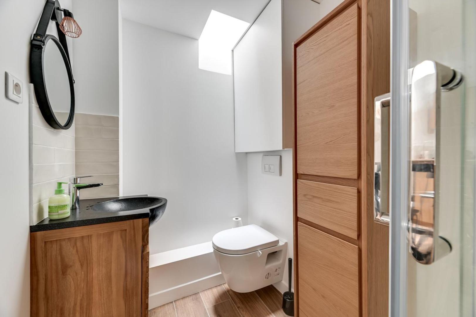 136 Harold - Superbe A Paris. Paris