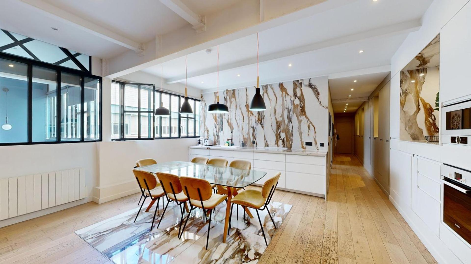 178 Cesar - Superb In * Paris