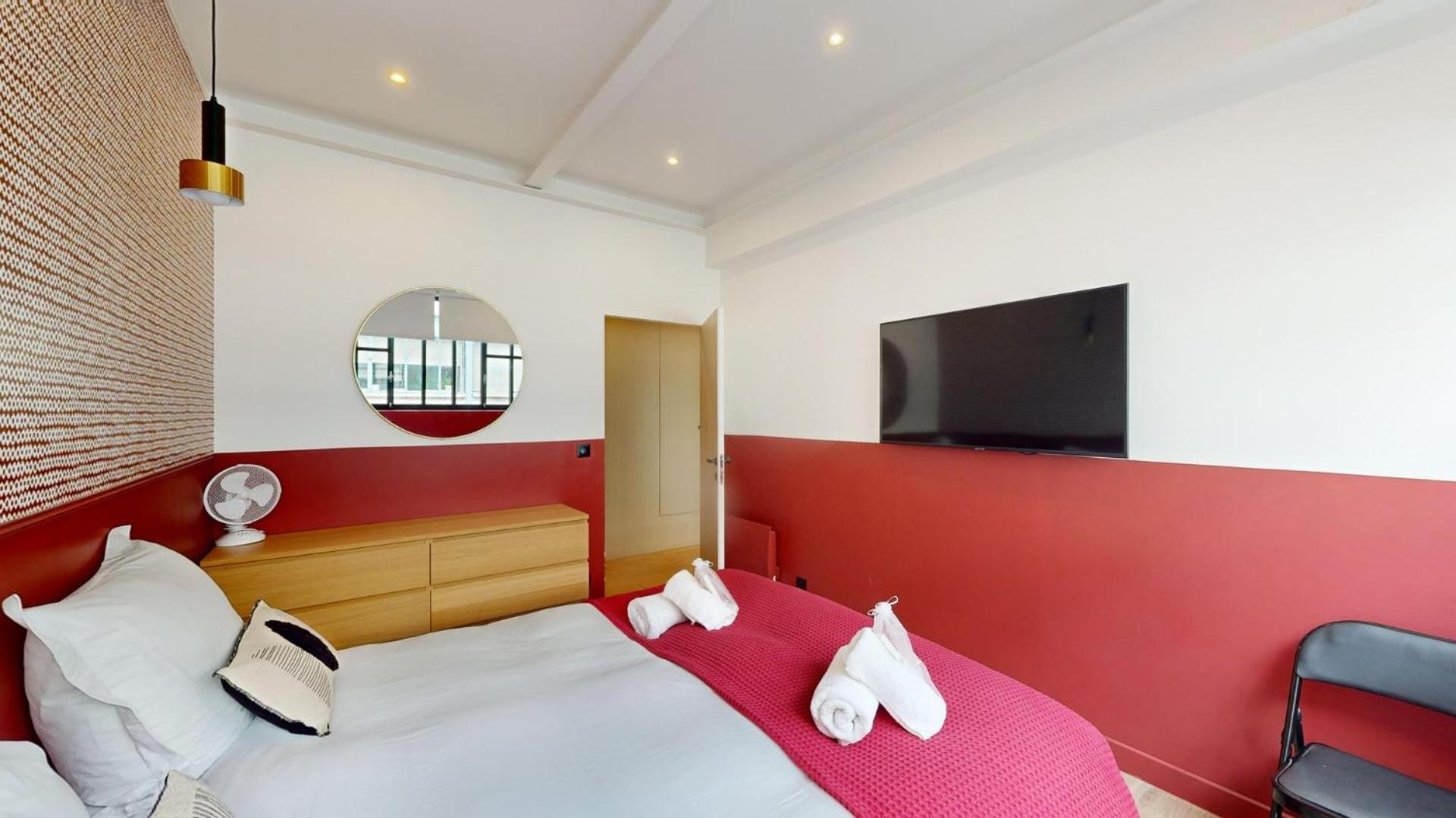 178 Cesar - Superb In Paris