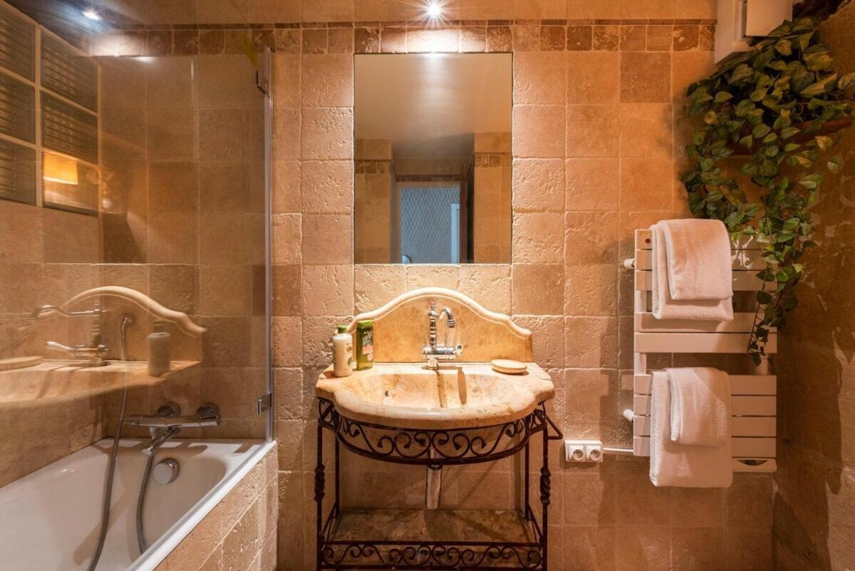 Apartment Charming - Marais Quarter - 6p - 2bdr - Center Of *