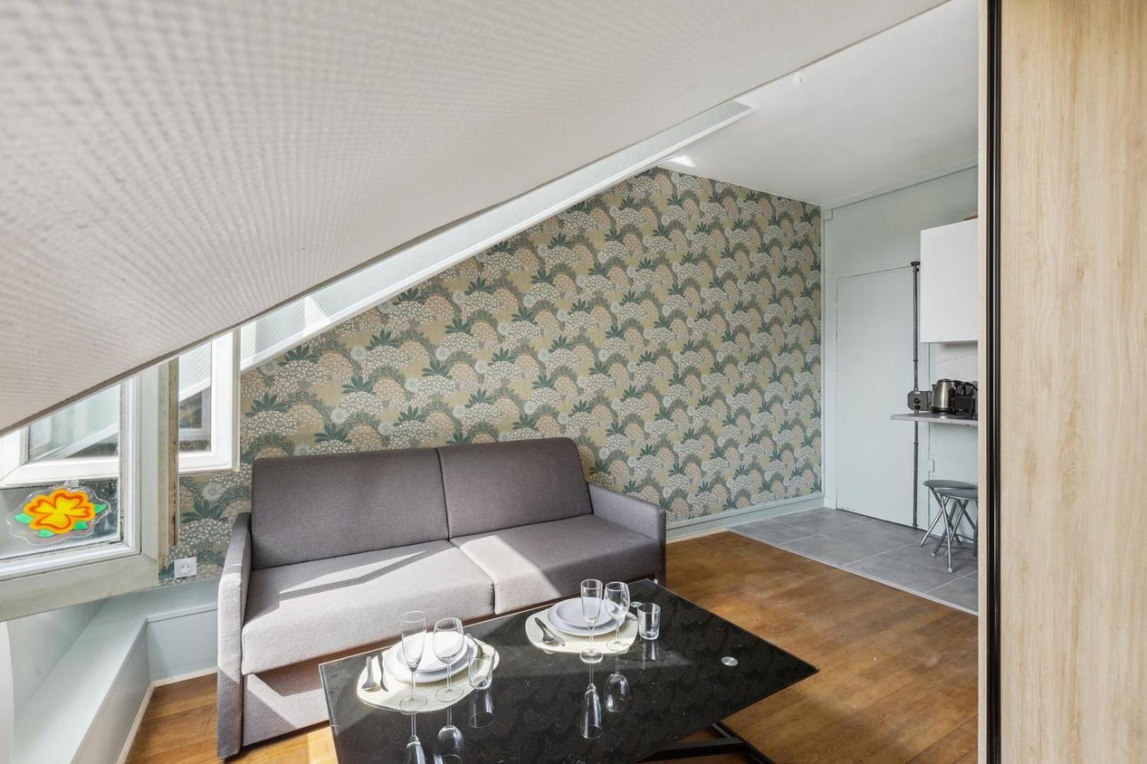 512 Folie - Superb In * Paris