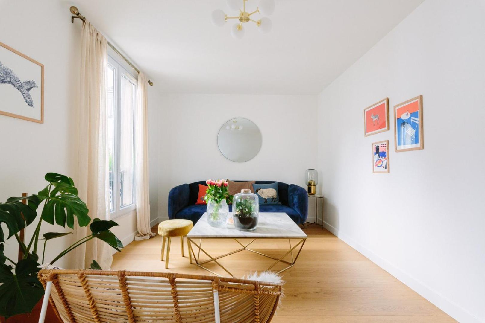 Rue Du Faubourg Du Temple, Paris, France Apartment