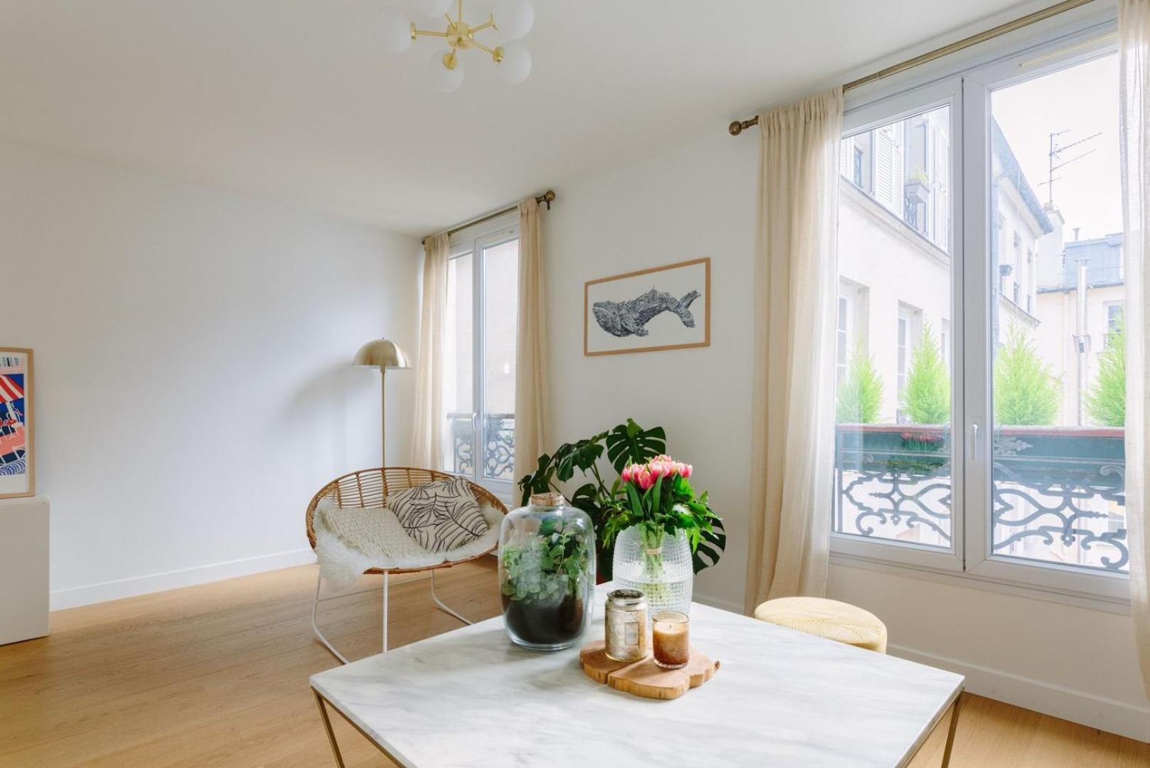 Apartment Rue Du Faubourg Du Temple, Paris, France