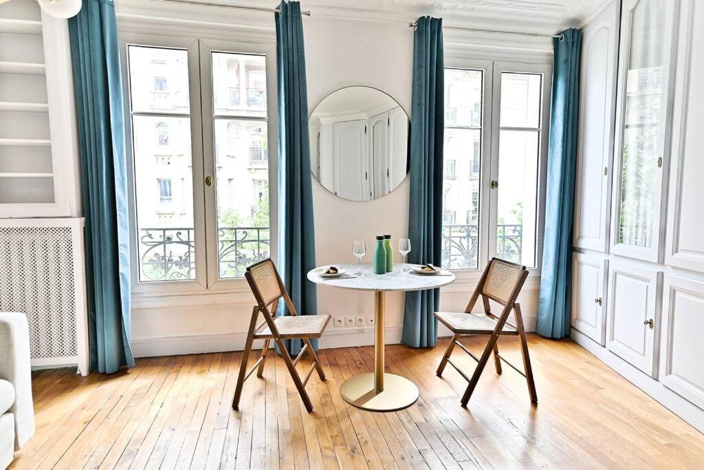 Apartment Haussmannien Lumineux Et Central- Ii *