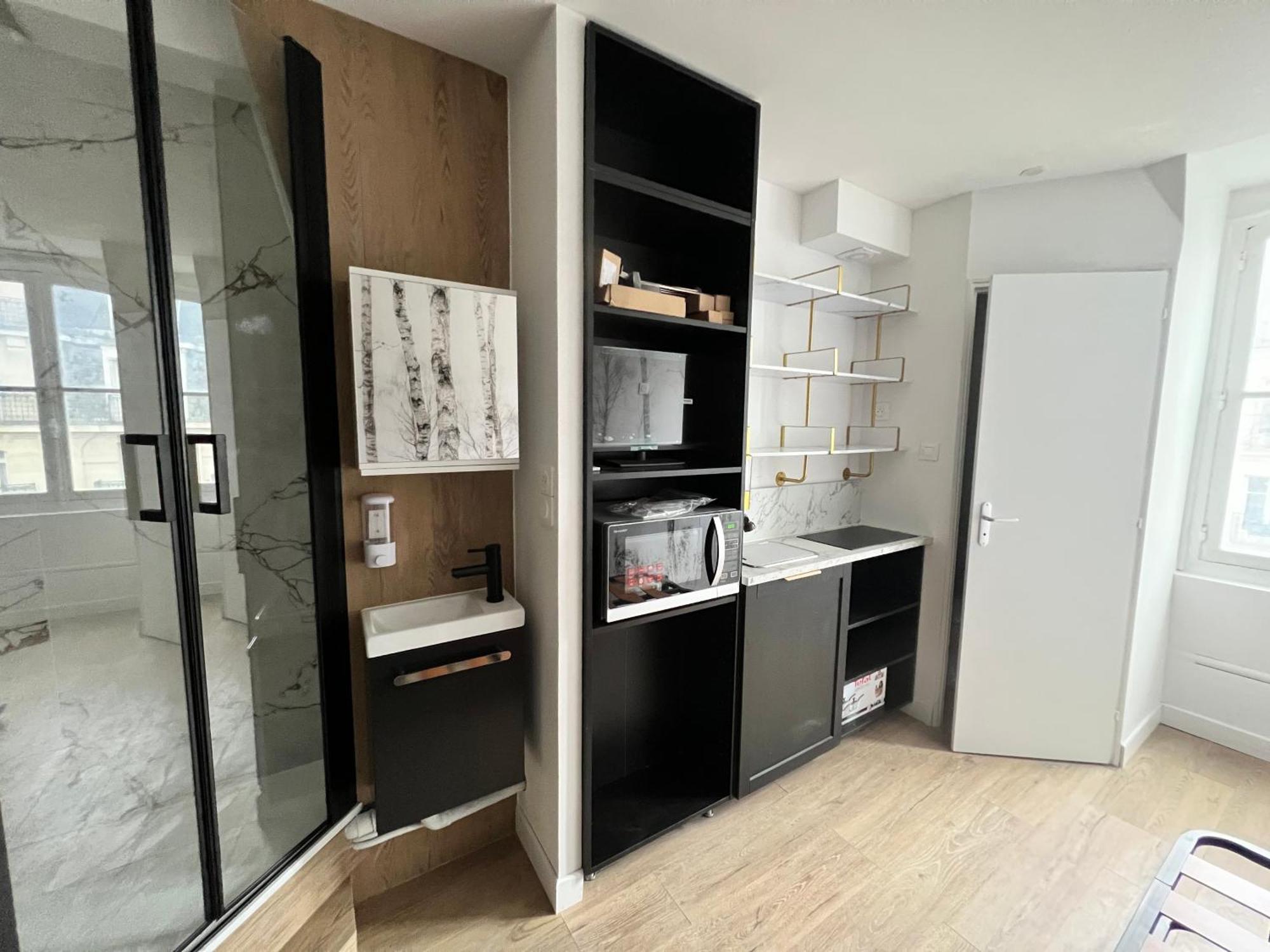 Apartment Batignolles, Montmartre 12m2 , Metro 13 Et 14 *