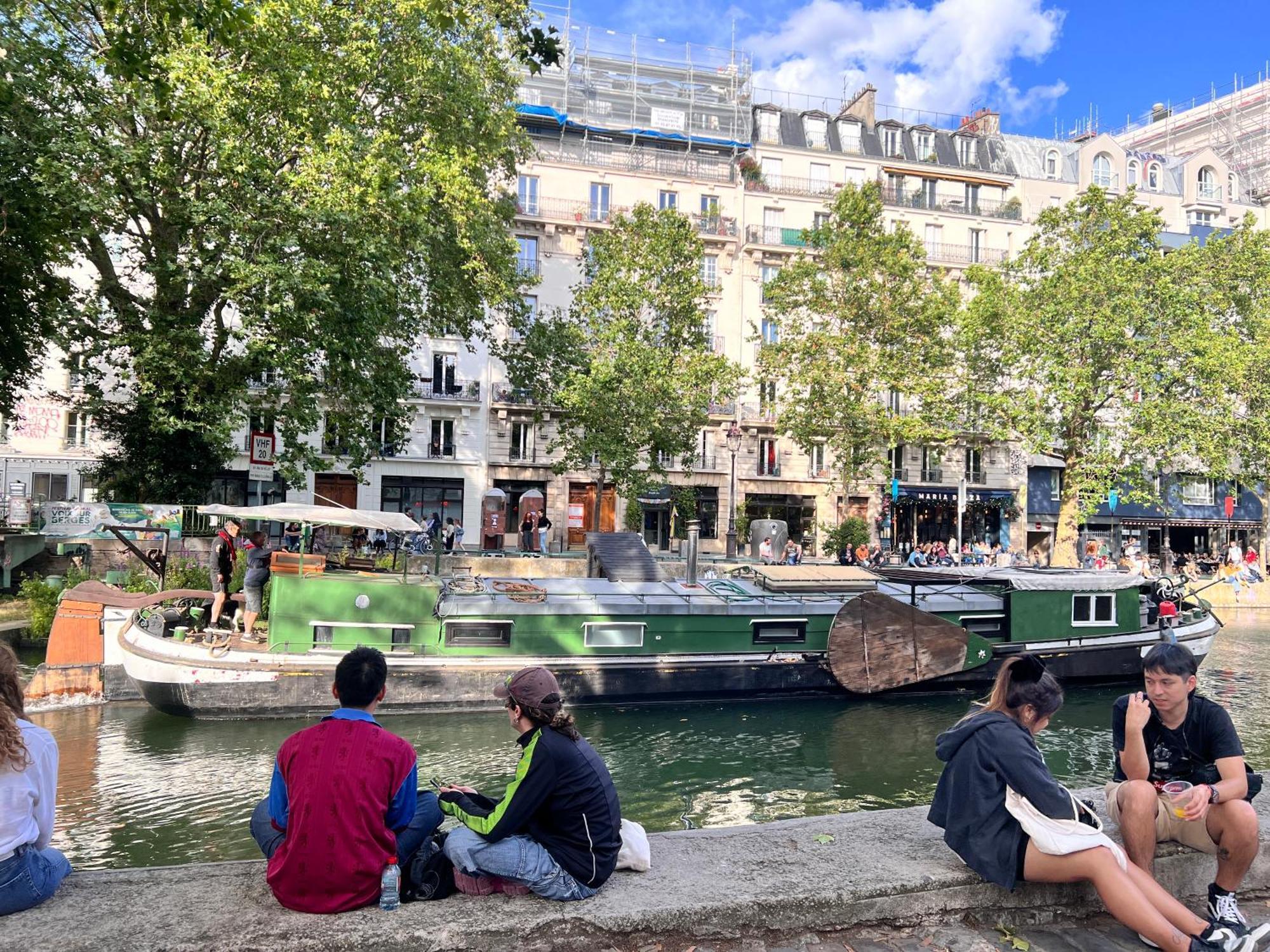 Canal St Martin Miss Dodu Apartment