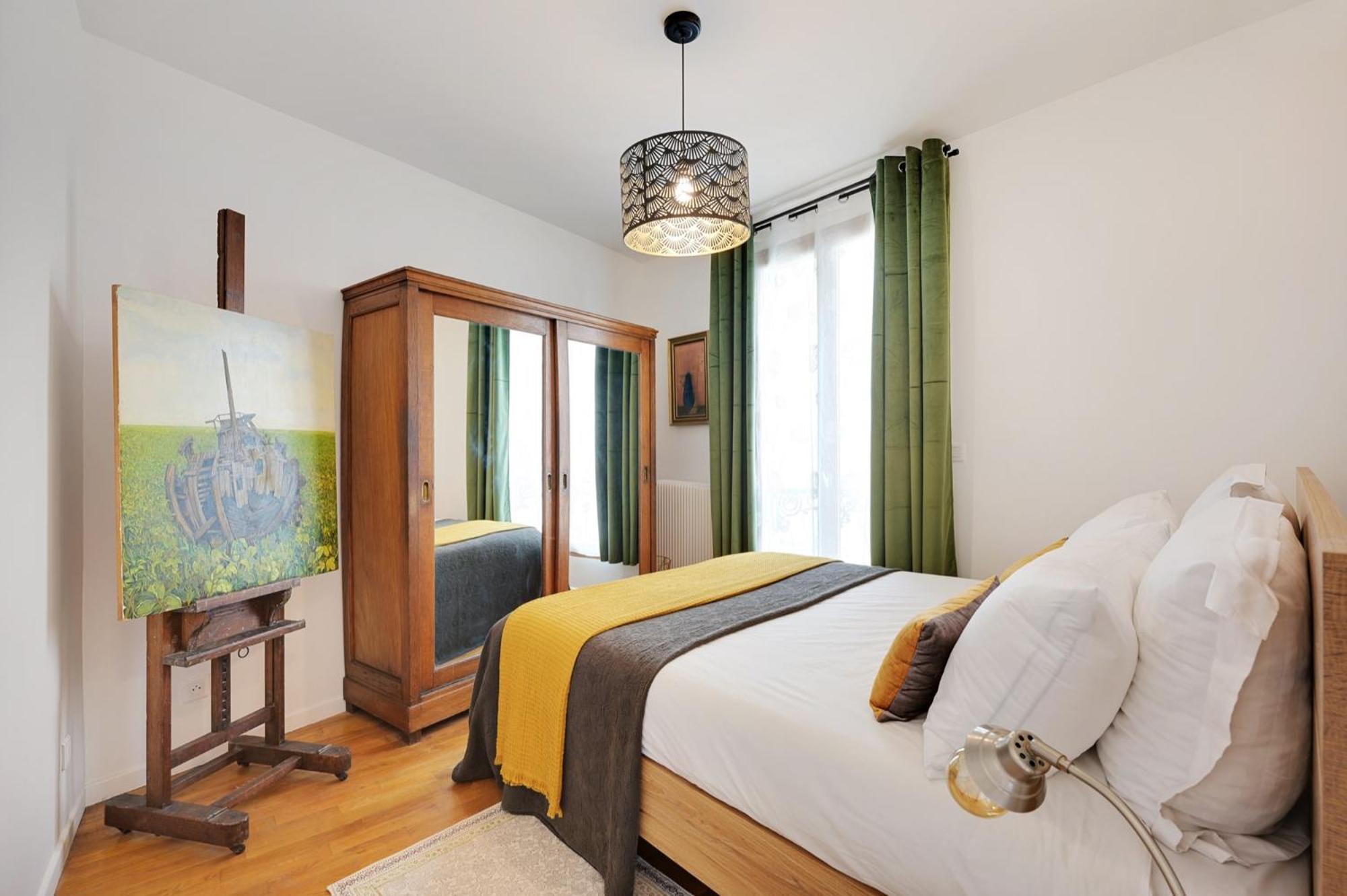 Apartment Fully Renovated In Montmartre