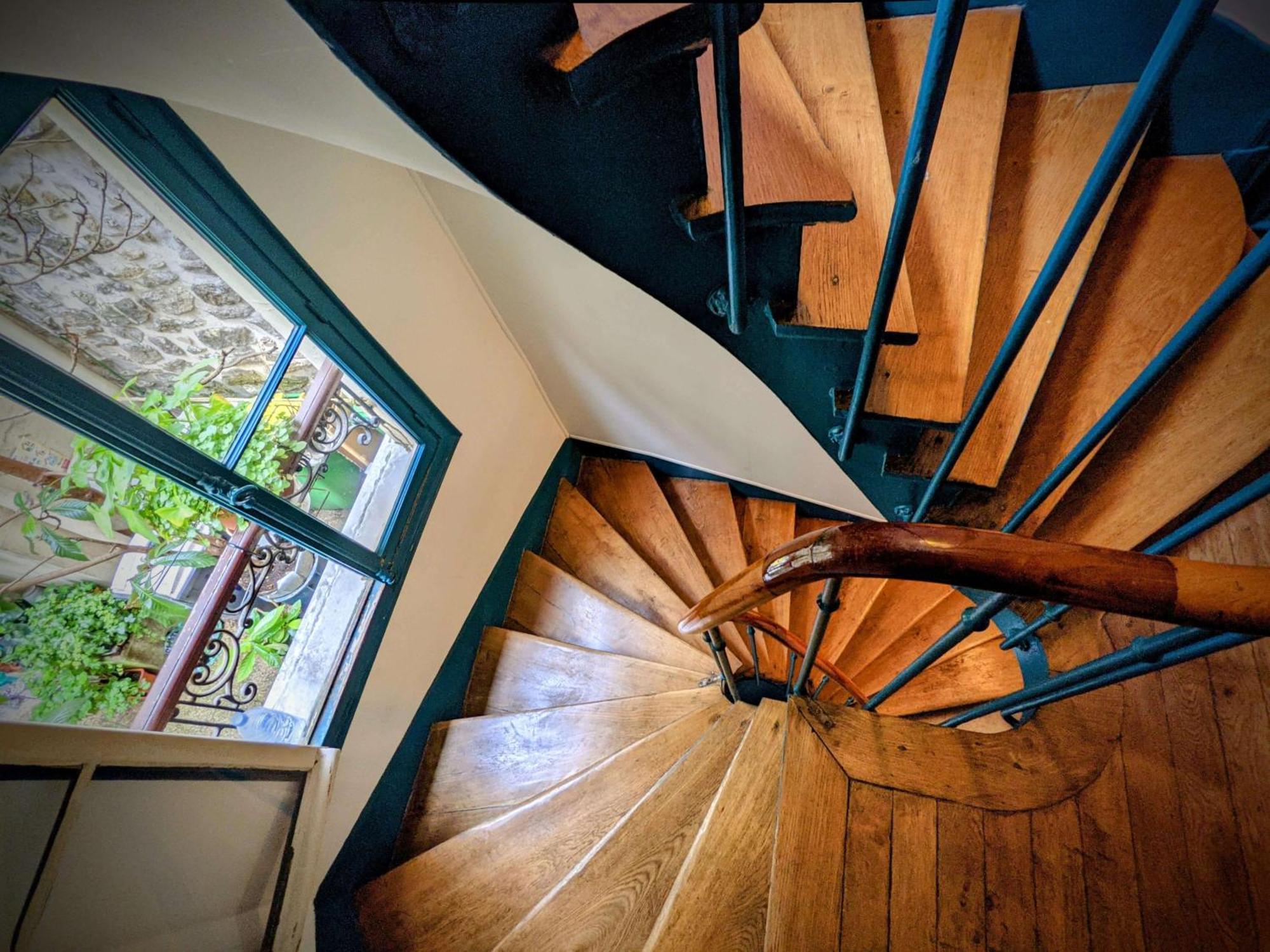 Fully Renovated In Montmartre Apartment *