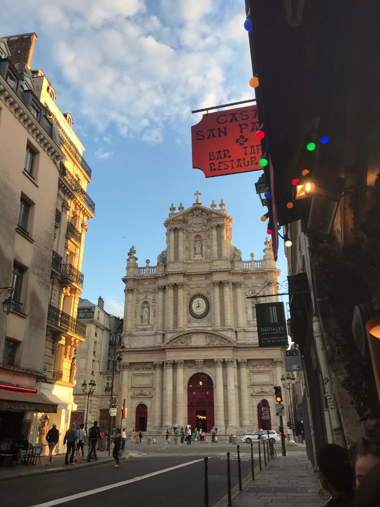 Appartement En Plein Coeur Du Marais Paris