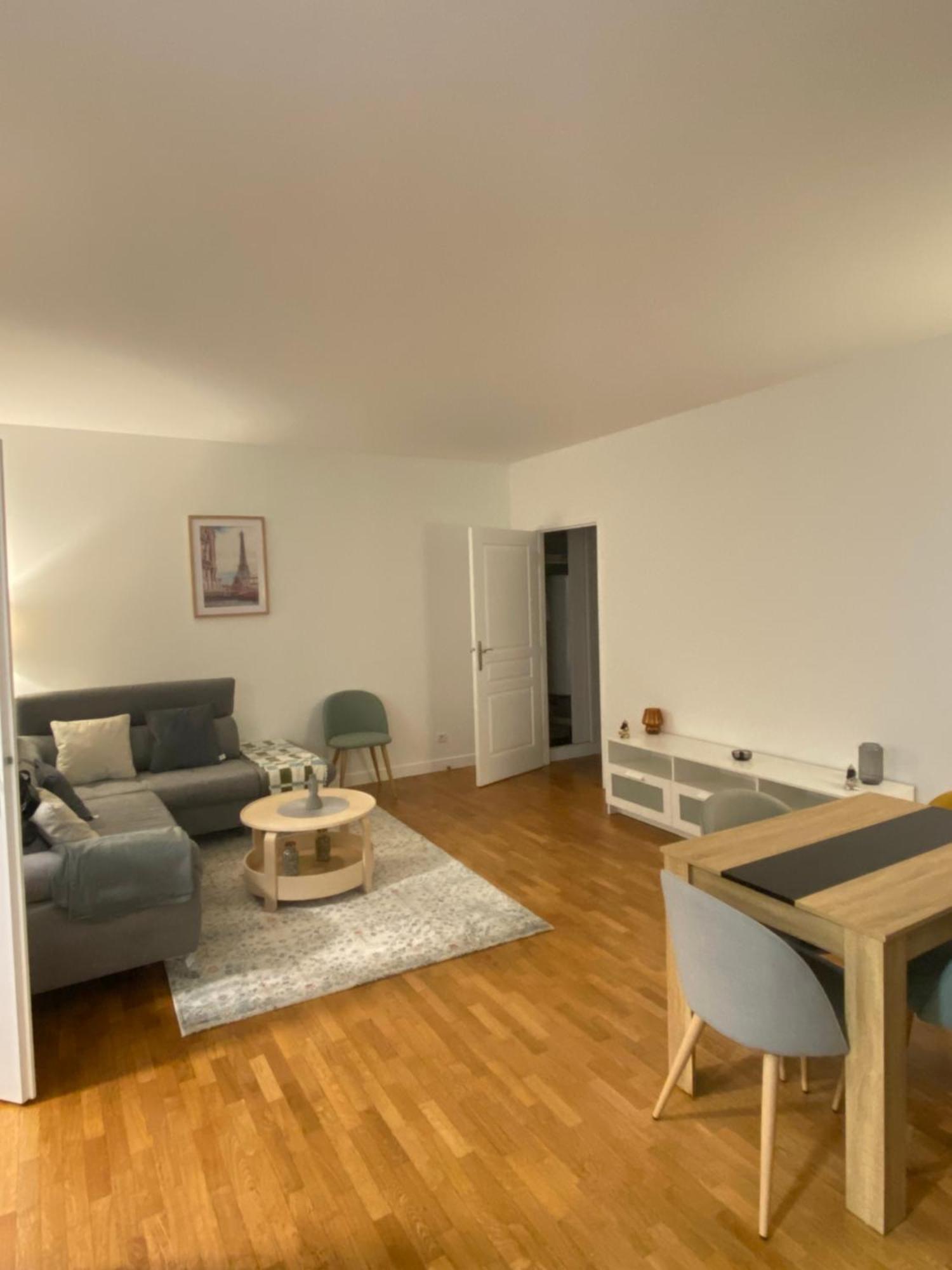 Apartment 2 Pieces Pres Du Canal St-martin Paris