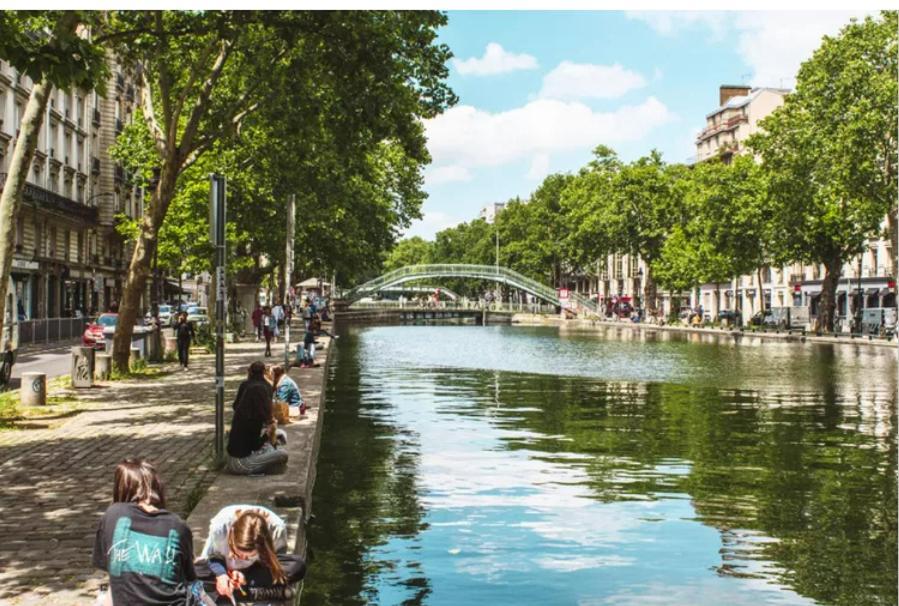 Cozy Canal St Martin Paris