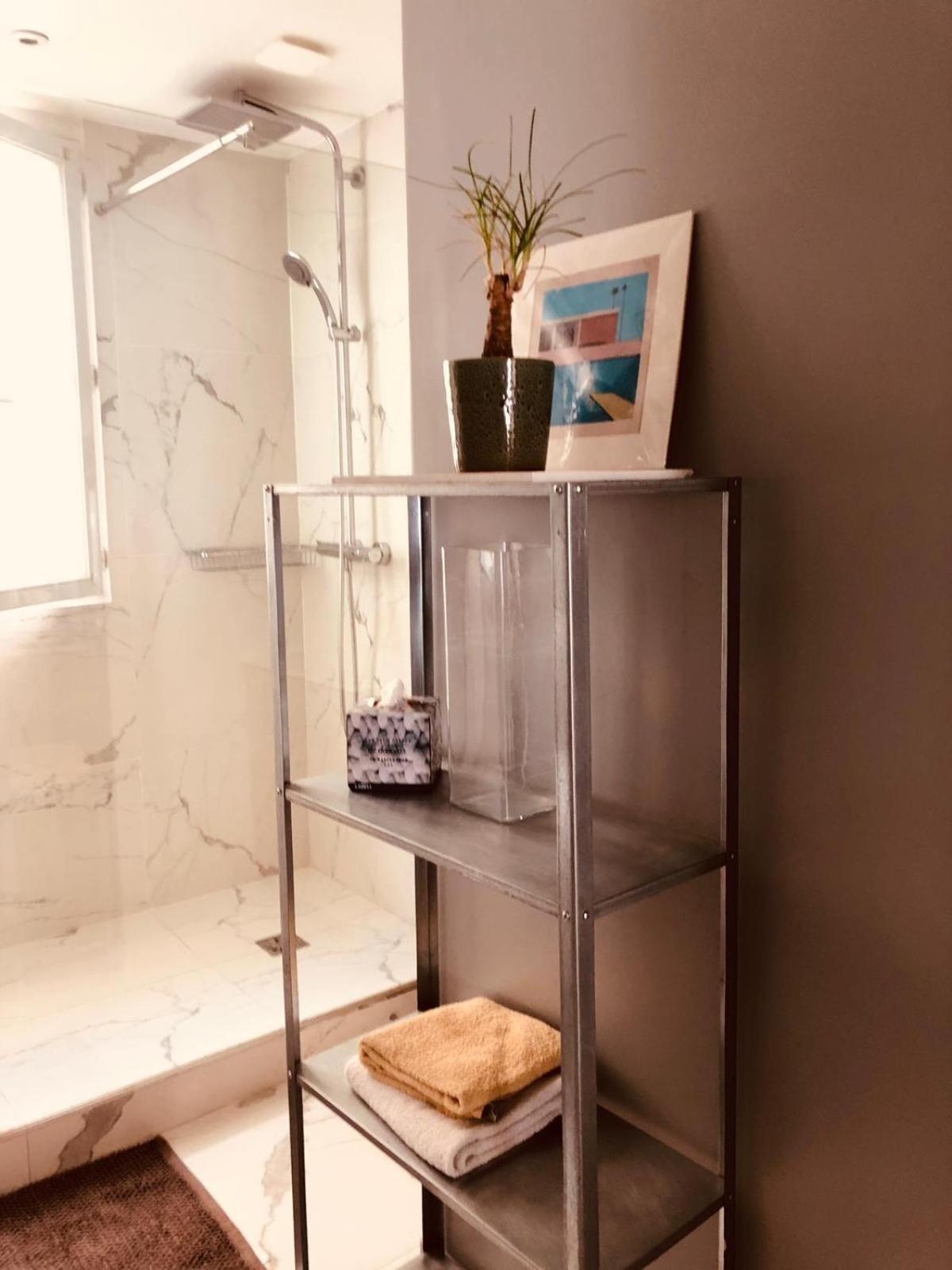 Apartment Cozy Canal St Martin Paris