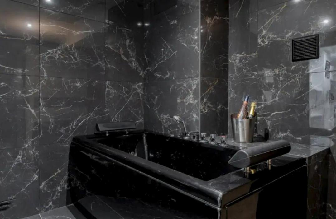Appartement Magnifique Avec Sauna Et Jacuzzi Paris