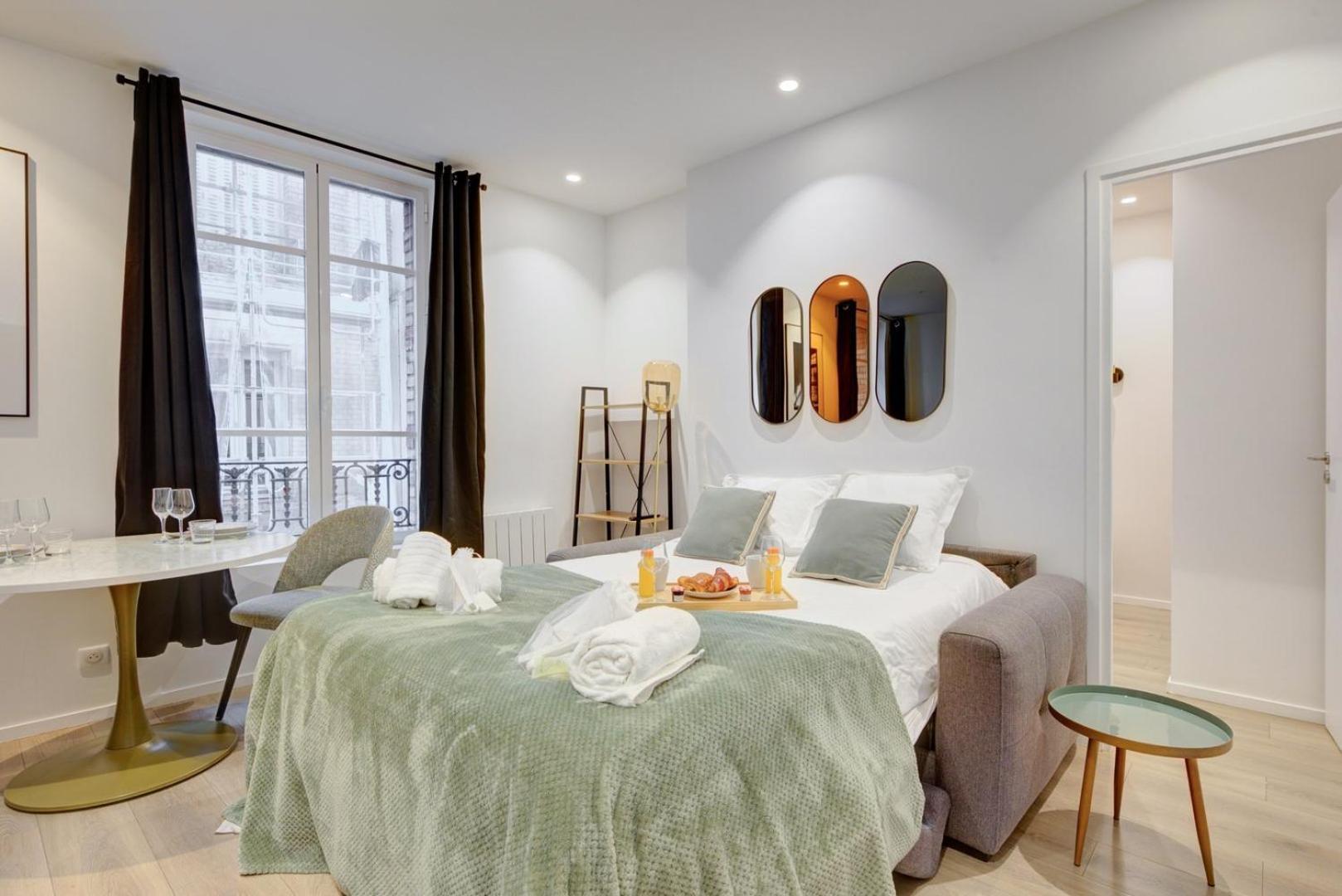 156 Marlene - Superbe A Paris.