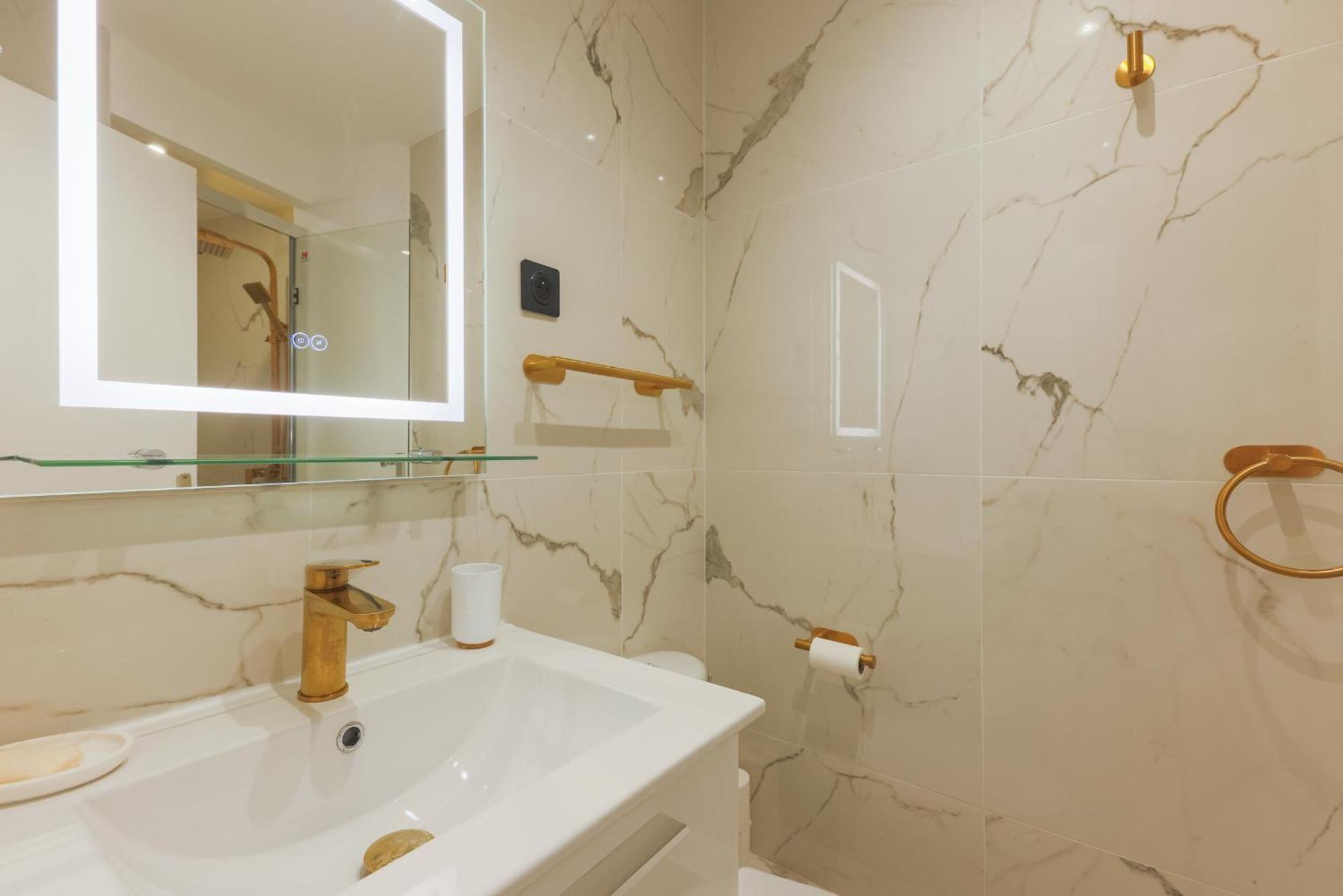 Apartment Champs Elysees Luxury