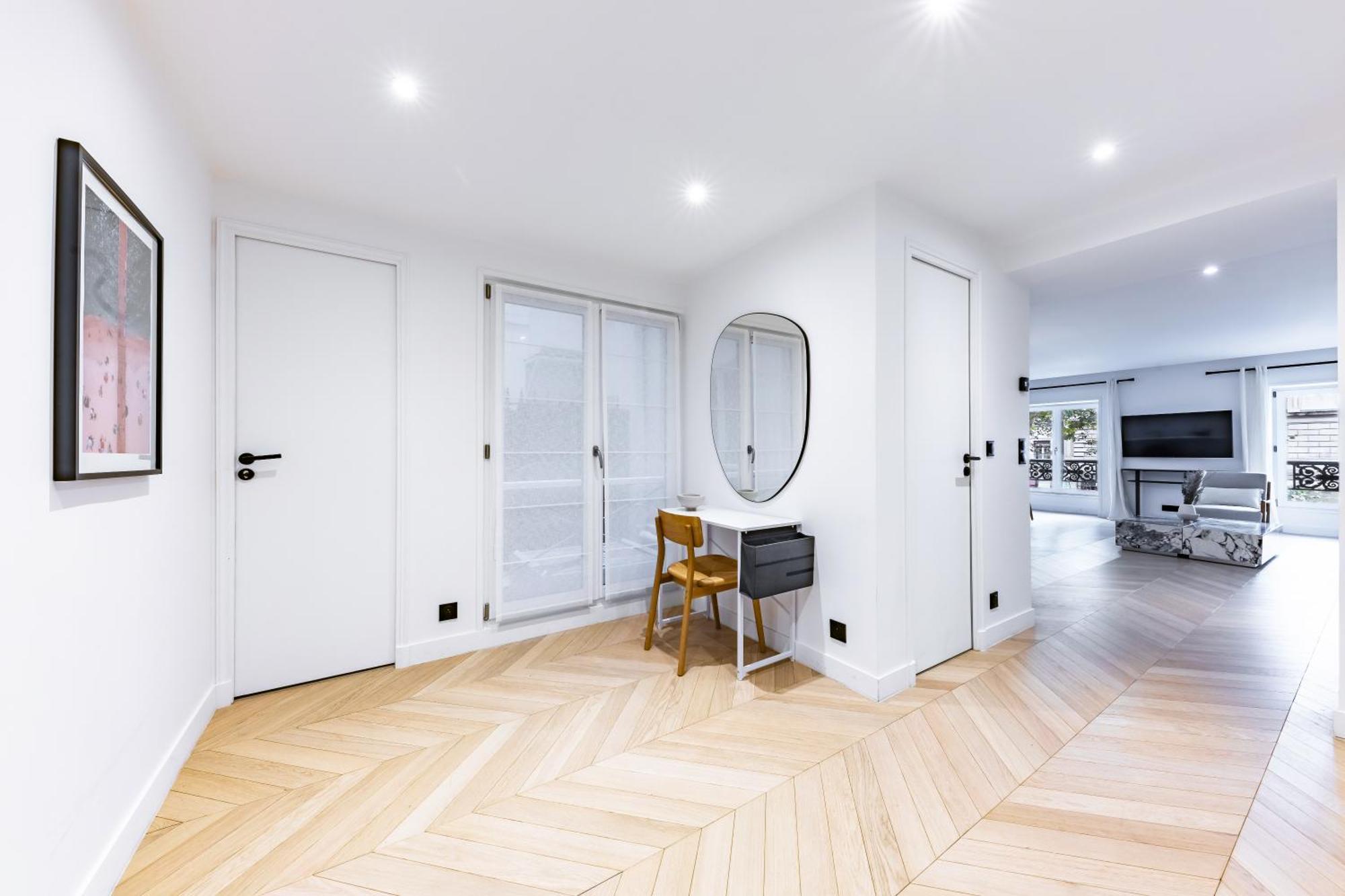 Brand New 3 Bedrooms Facing Madeleine/st Honore Paris