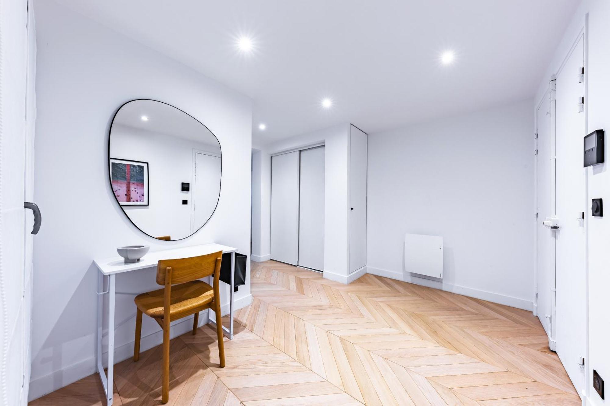 Brand New 3 Bedrooms Facing Madeleine/st Honore * Paris