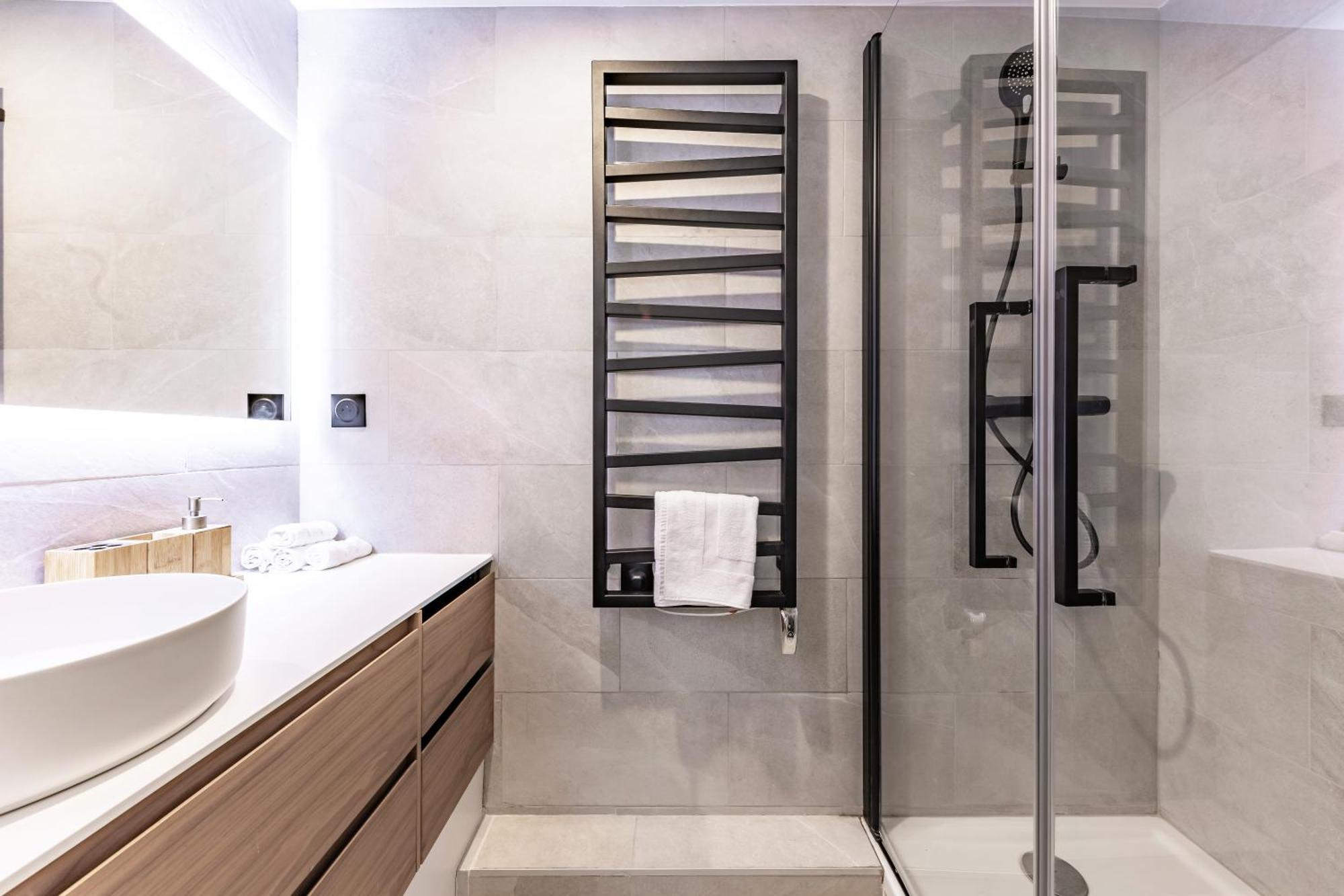 Brand New 3 Bedrooms Facing Madeleine/st Honore Apartment