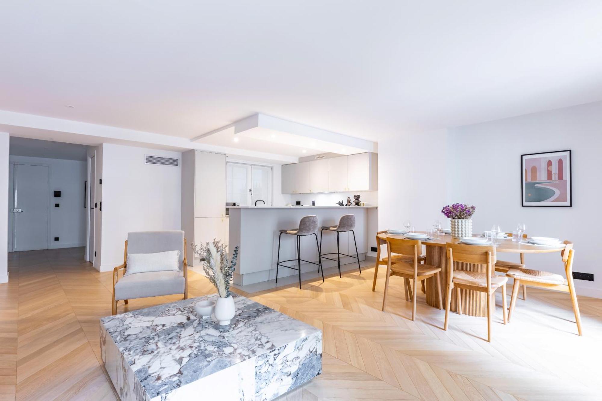 Brand New 3 Bedrooms Facing Madeleine/st Honore Apartment *