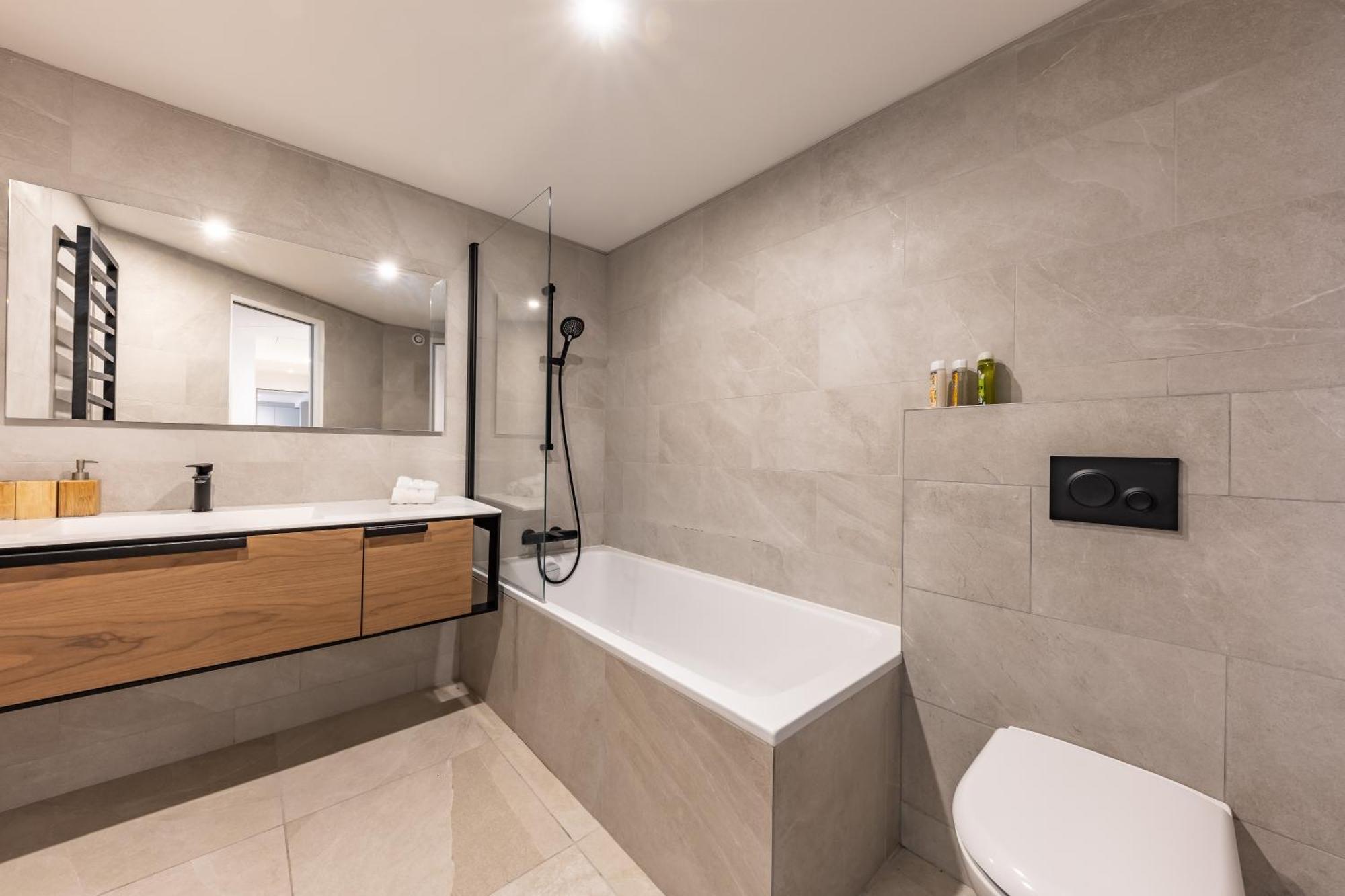 Brand New 3 Bedrooms Facing Madeleine/st Honore