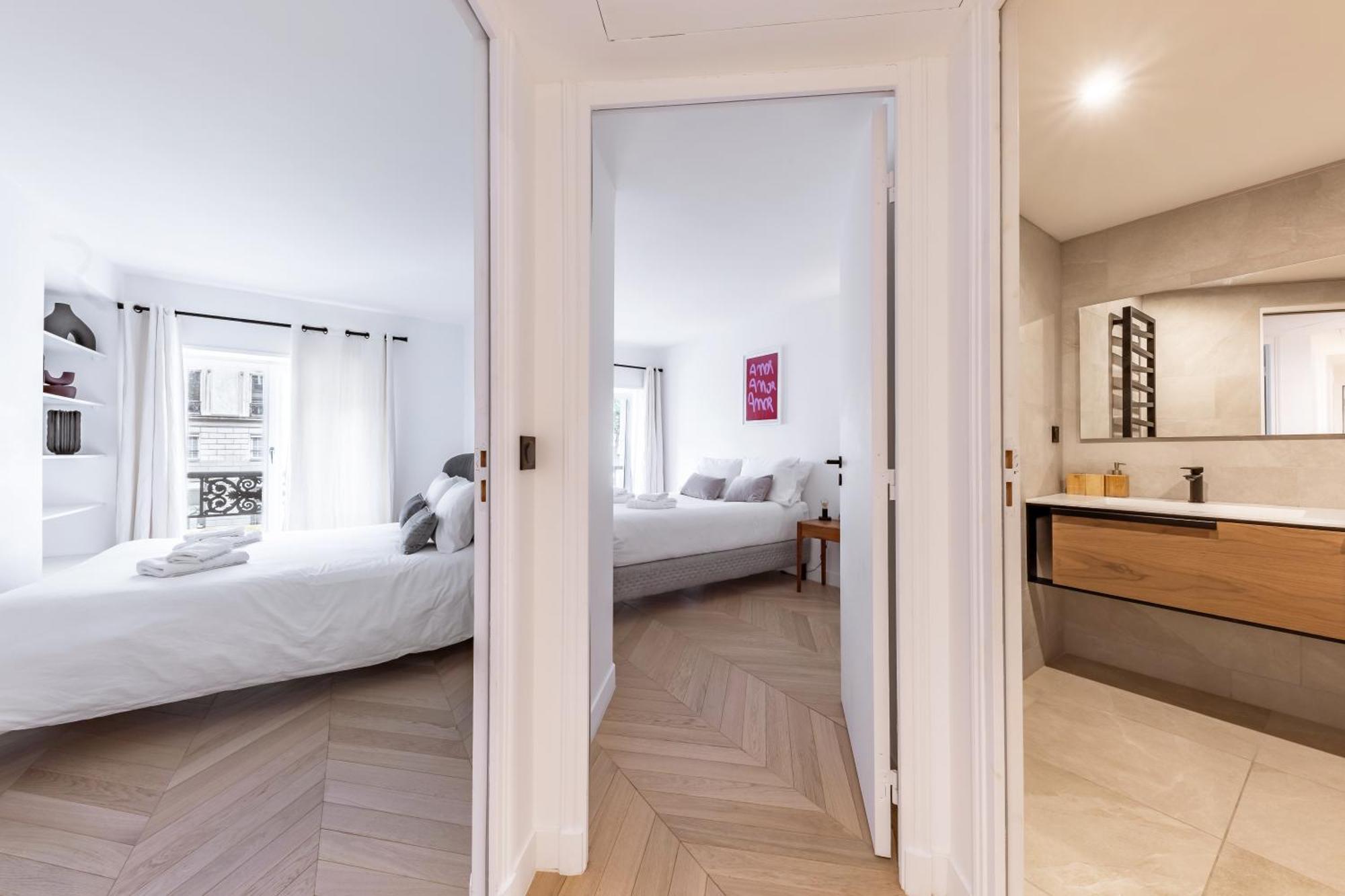 Brand New 3 Bedrooms Facing Madeleine/st Honore * Paris