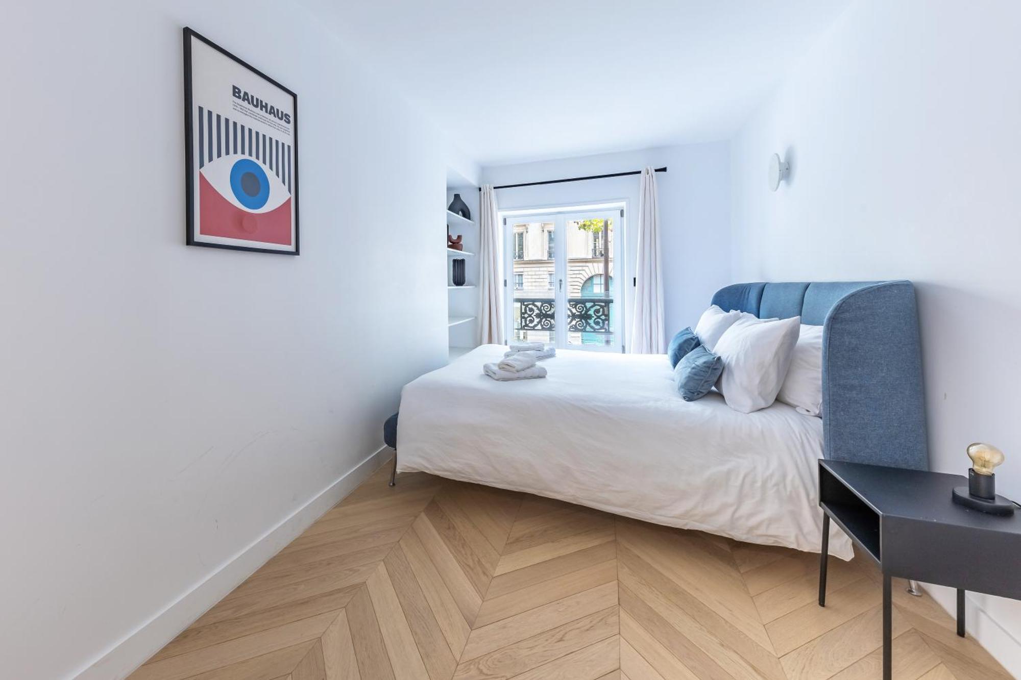 Brand New 3 Bedrooms Facing Madeleine/st Honore Apartment *