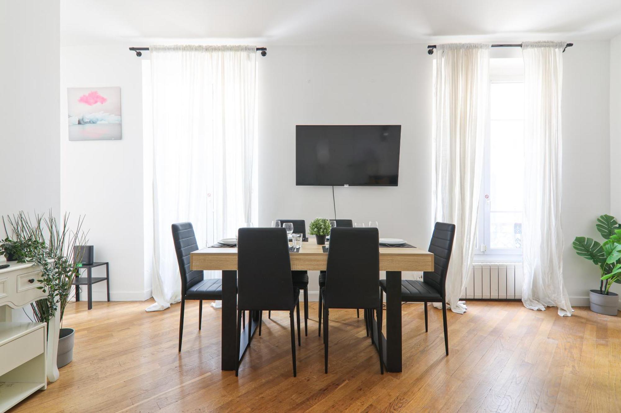2 Bedroom Quartier Champs Elysees 3 Free Netflix Apartment Paris