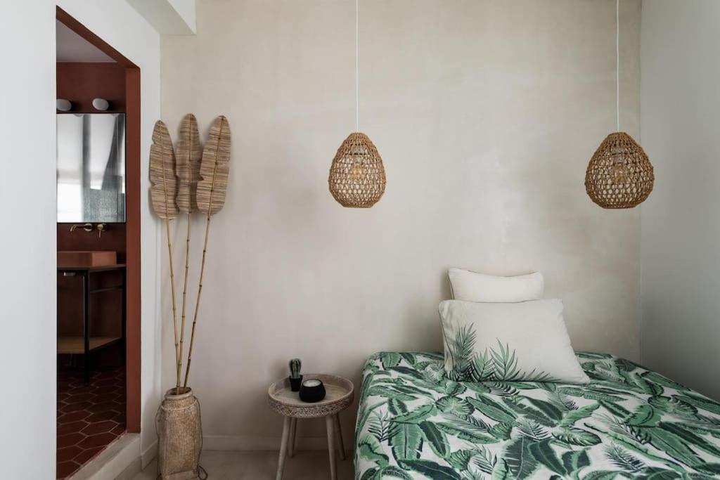 Amazing Flat In An Amazing Montmartre Street Apartment *