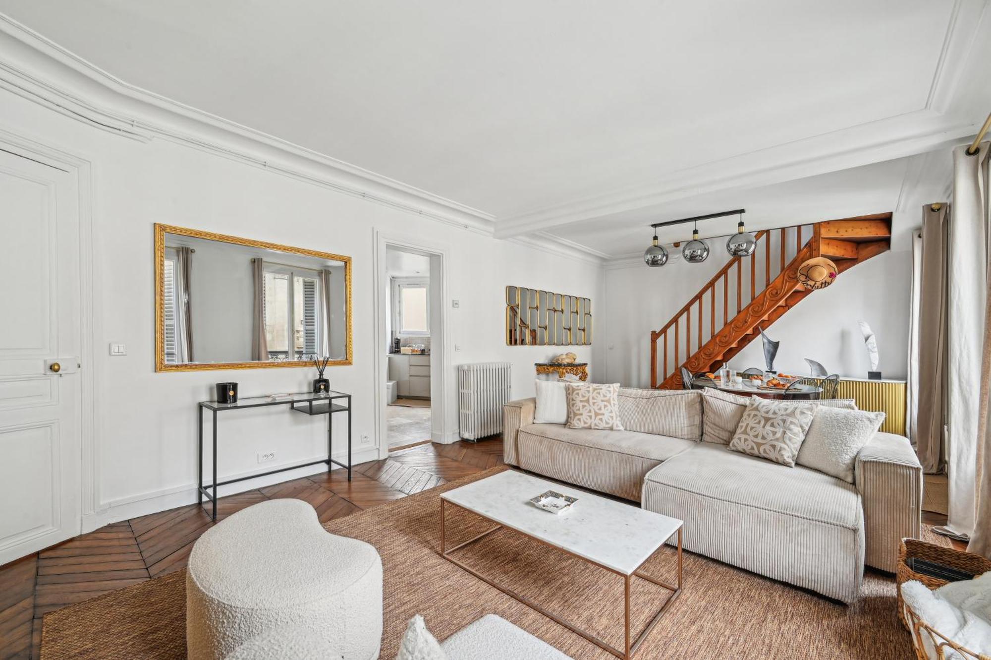 Appartement Duplex Avec Billard A Cote De La Tour Eiffel ! *