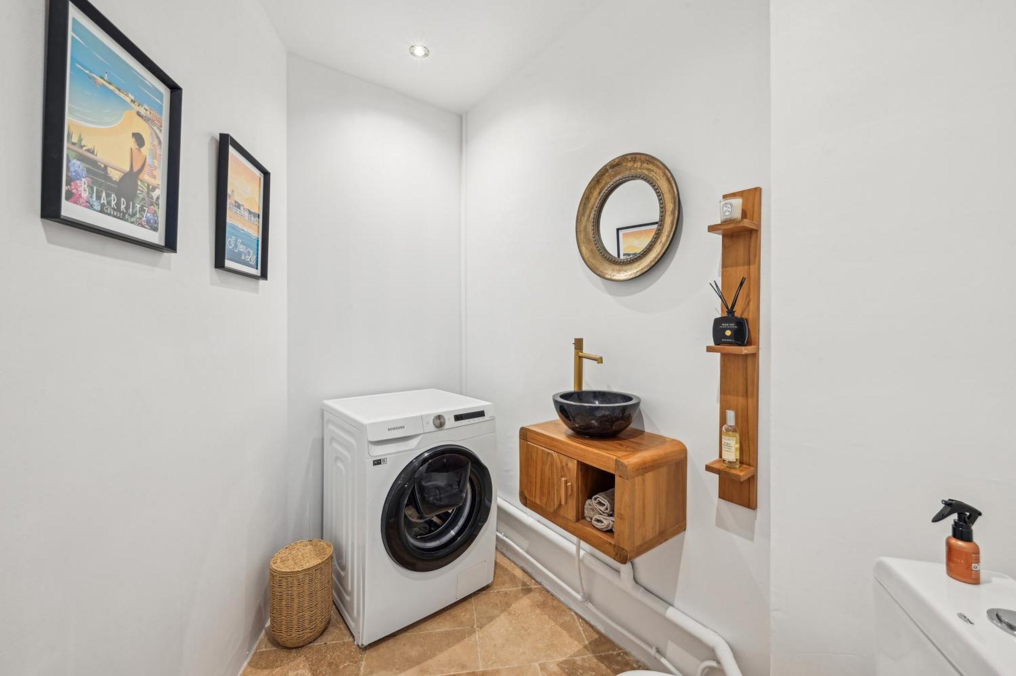 Appartement Duplex Avec Billard A Cote De La Tour Eiffel ! Paris