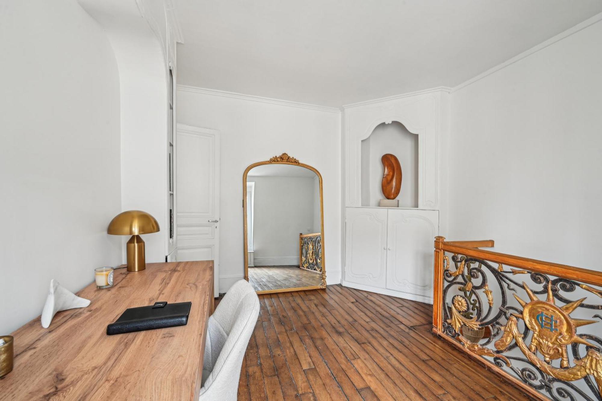 Appartement Duplex Avec Billard A Cote De La Tour Eiffel ! Paris
