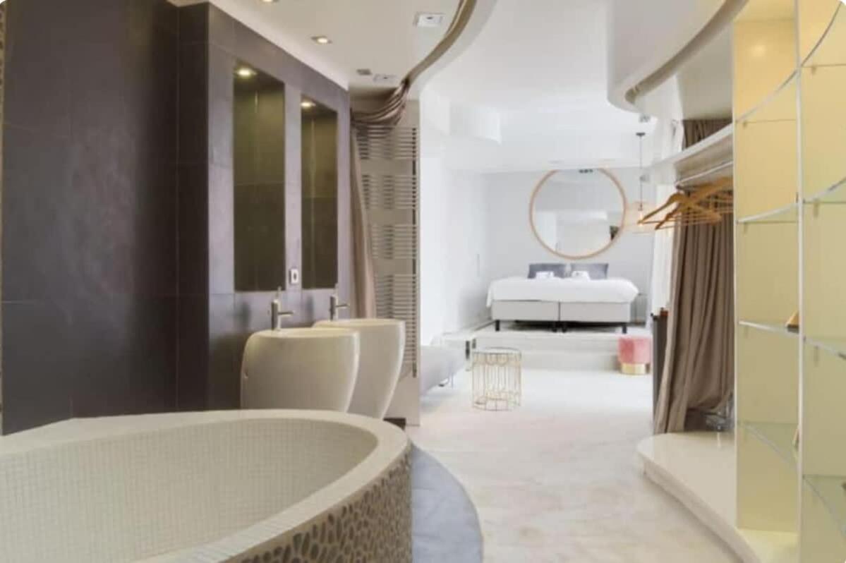 Magnifique Parisien - Marais Inn