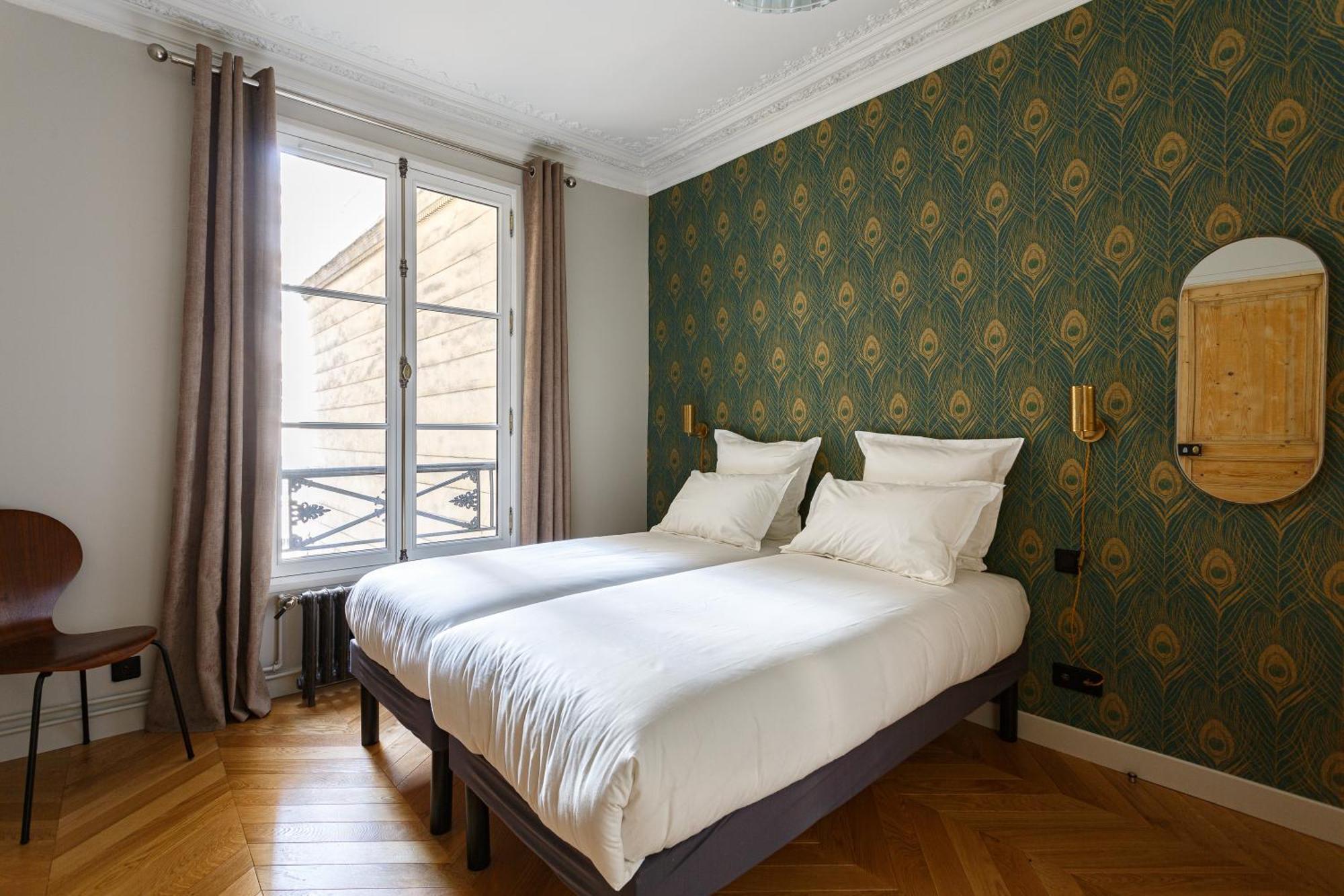Stylish In The Heart Of * Paris