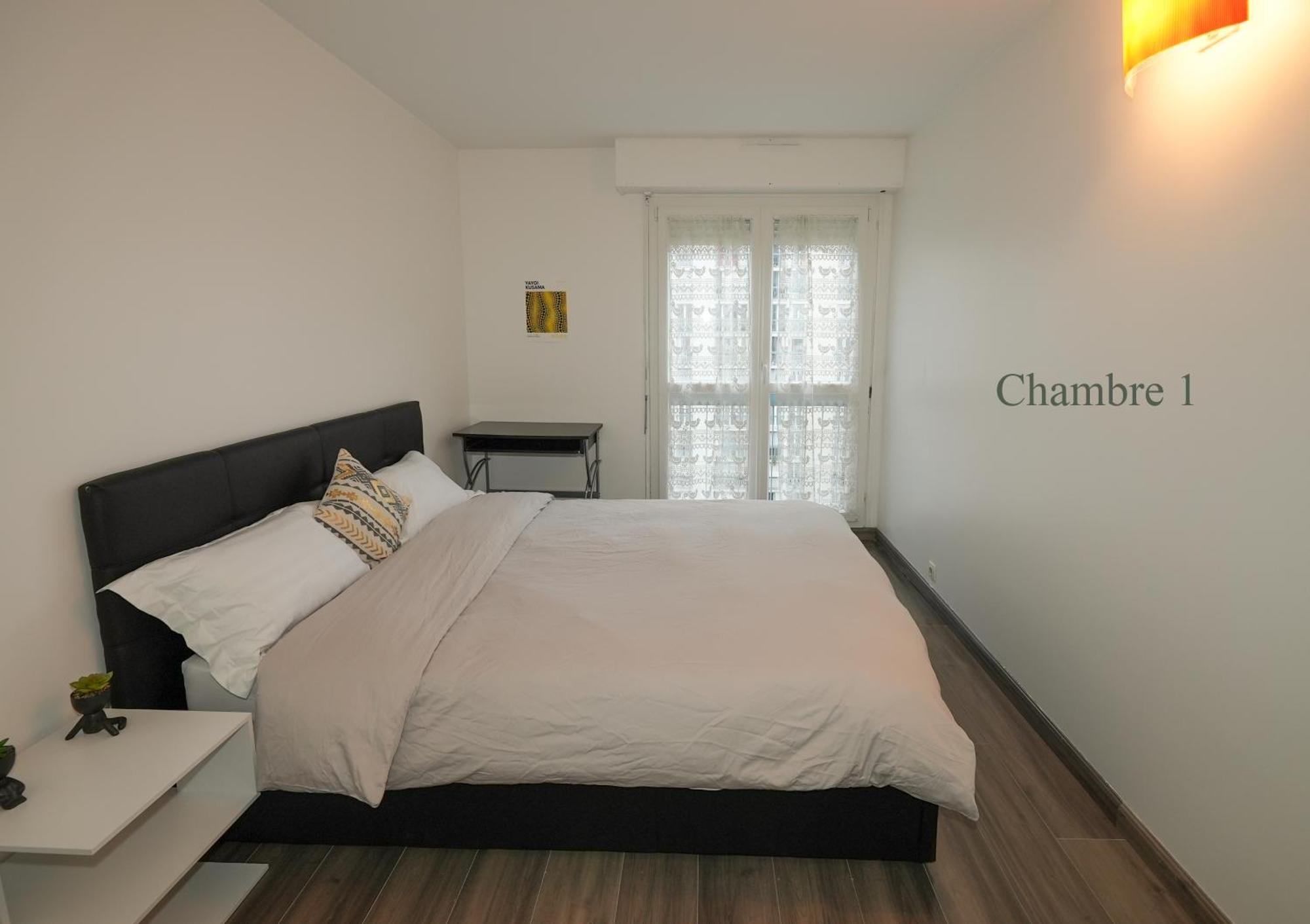 Apartment Confortable Et Lumineux A Belleville