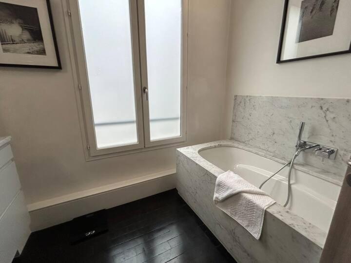 Apartment Triplex Luxe 3 250m2 - Trendy Marais Area *