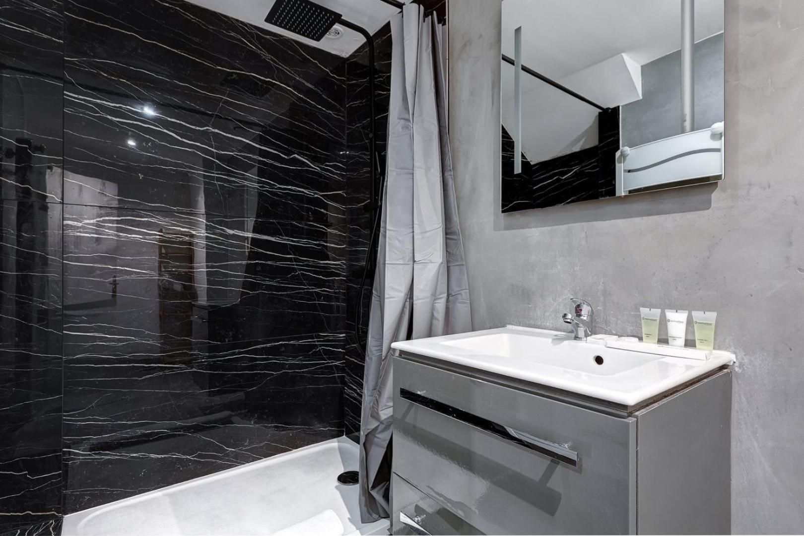 Bluestay 37 - Superb Apartment *