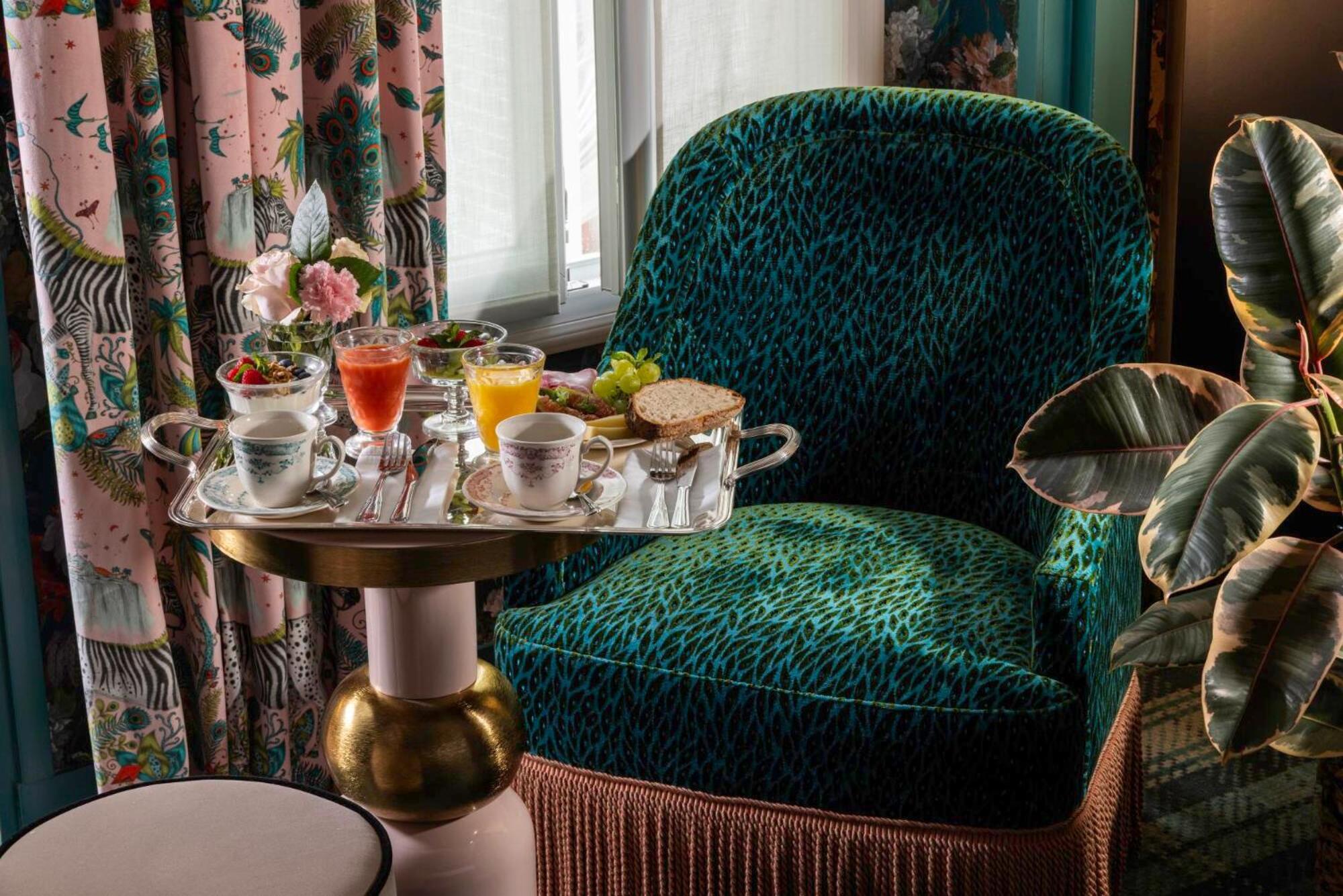Ginette A La Folie & Hotel Paris