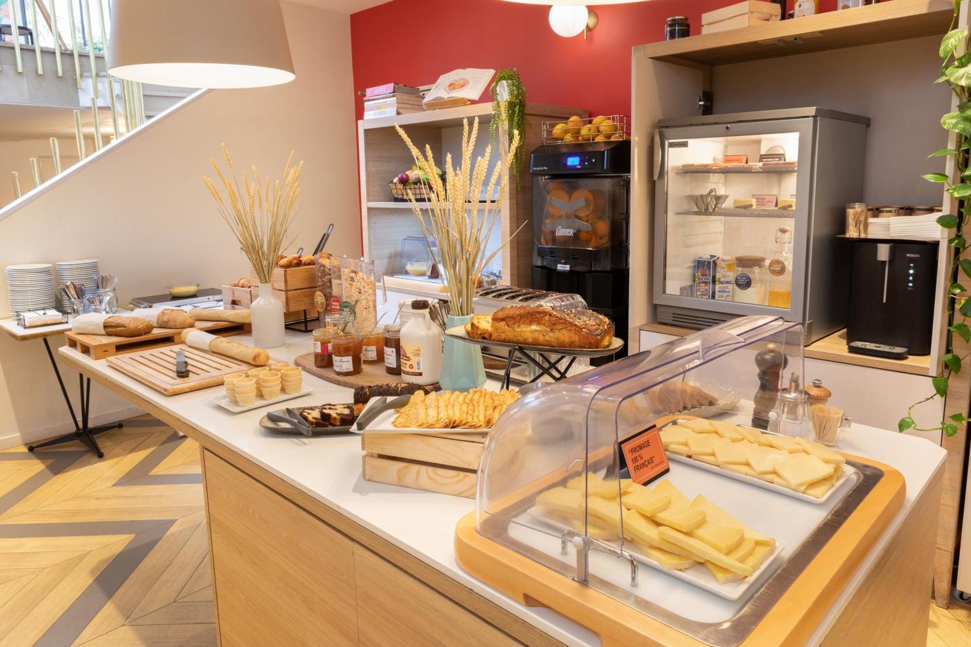Hotel Ibis Styles Nation Porte De Montreuil 3*