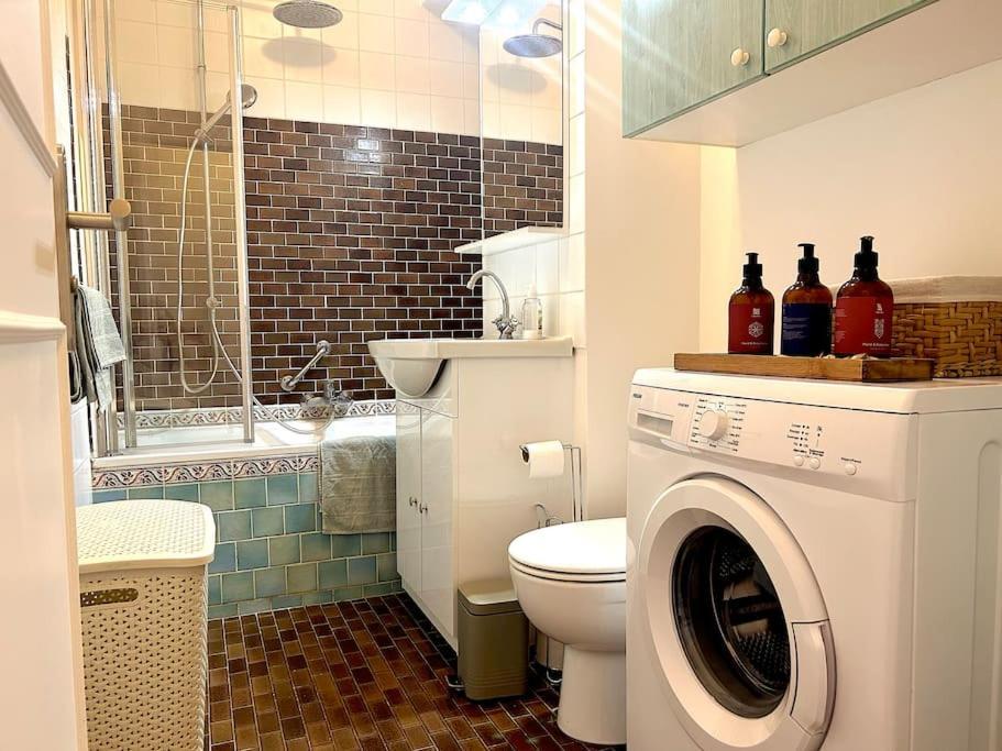 With Terrace Near Parc Des Princes Stadium In 16th Arr In Apartment