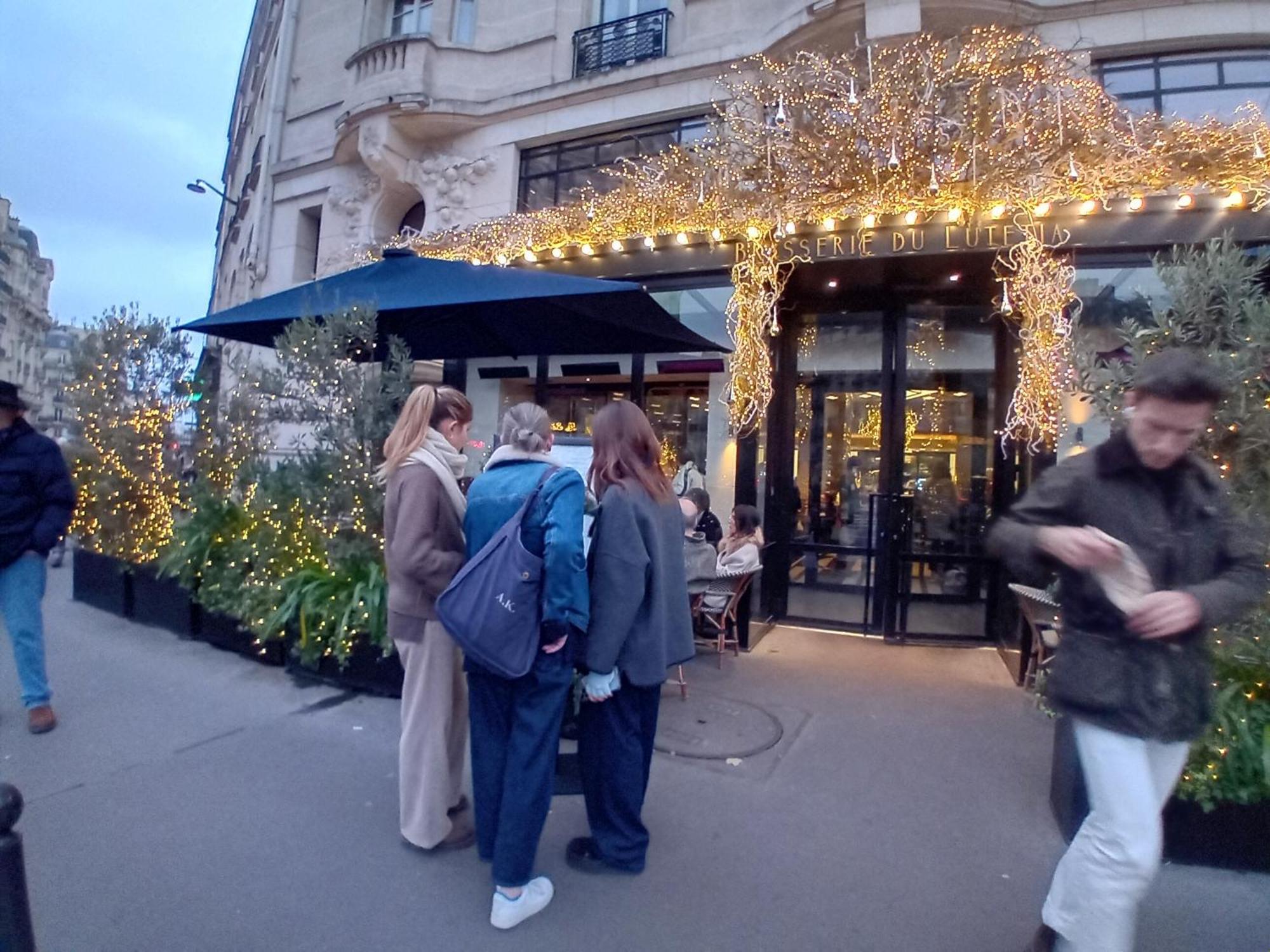 1 Minute Gare Montparnasse , Center, Awsome Place, Close To Eiffel Tour And Louvre Meusm , Front Metro Apartment Paris