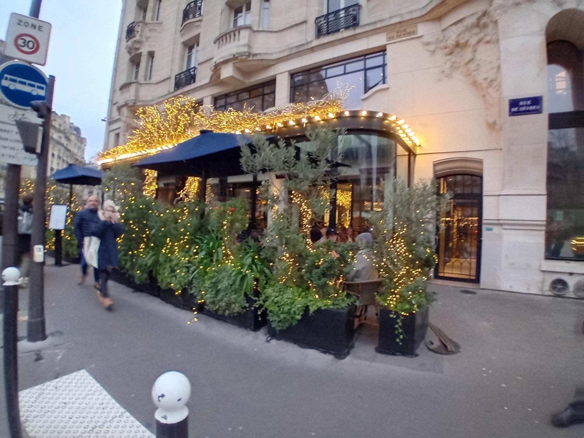 Apartment 1 Minute Gare Montparnasse , Center, Awsome Place, Close To Eiffel Tour And Louvre Meusm , Front Metro Paris