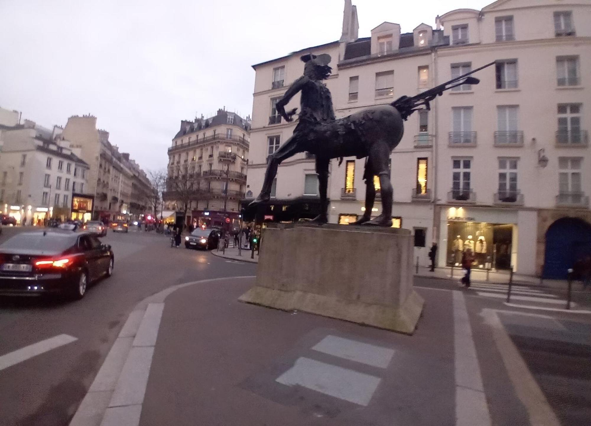1 Minute Gare Montparnasse , Center, Awsome Place, Close To Eiffel Tour And Louvre Meusm , Front Metro Apartment