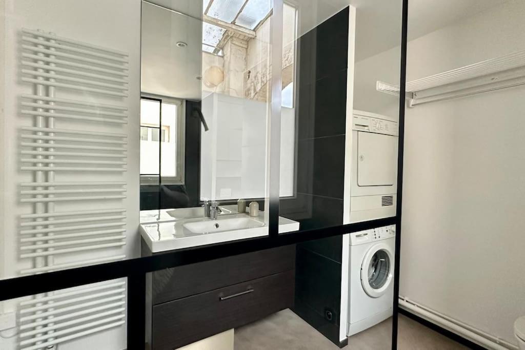 Apartment Lumineux Et Moderne En Face Du Grand Palais - Champs Elysees Paris