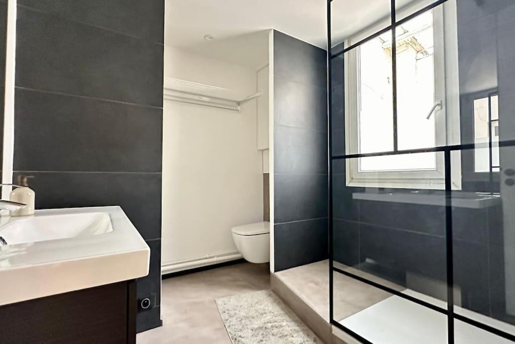 Lumineux Et Moderne En Face Du Grand Palais - Champs Elysees Apartment